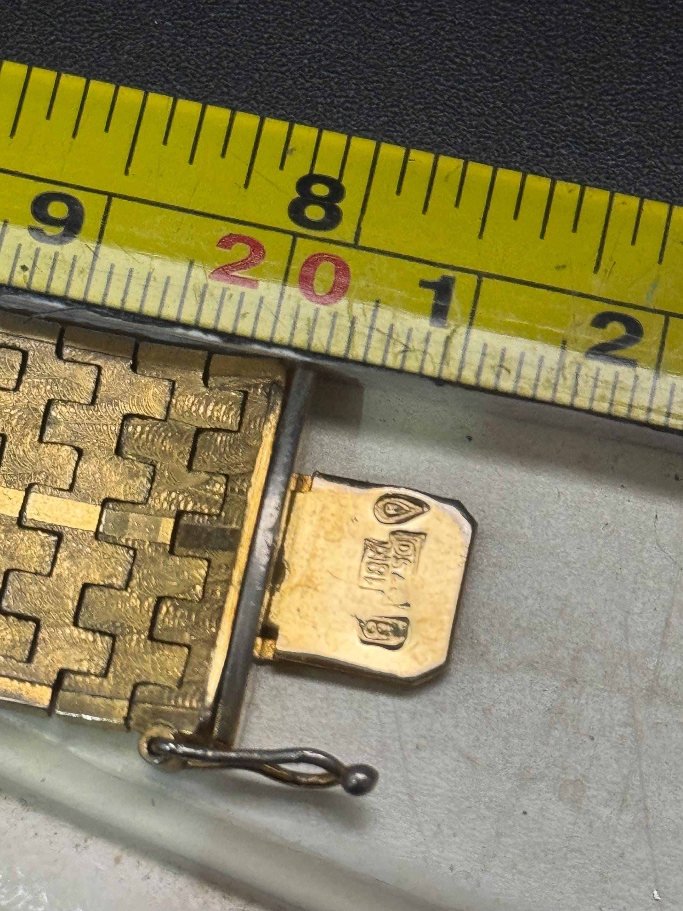 1970s Italian articulated flat textured modernist chanpagne 18k gold plated cuff wrap articulated bracelet 20 cm long x  21mm wide