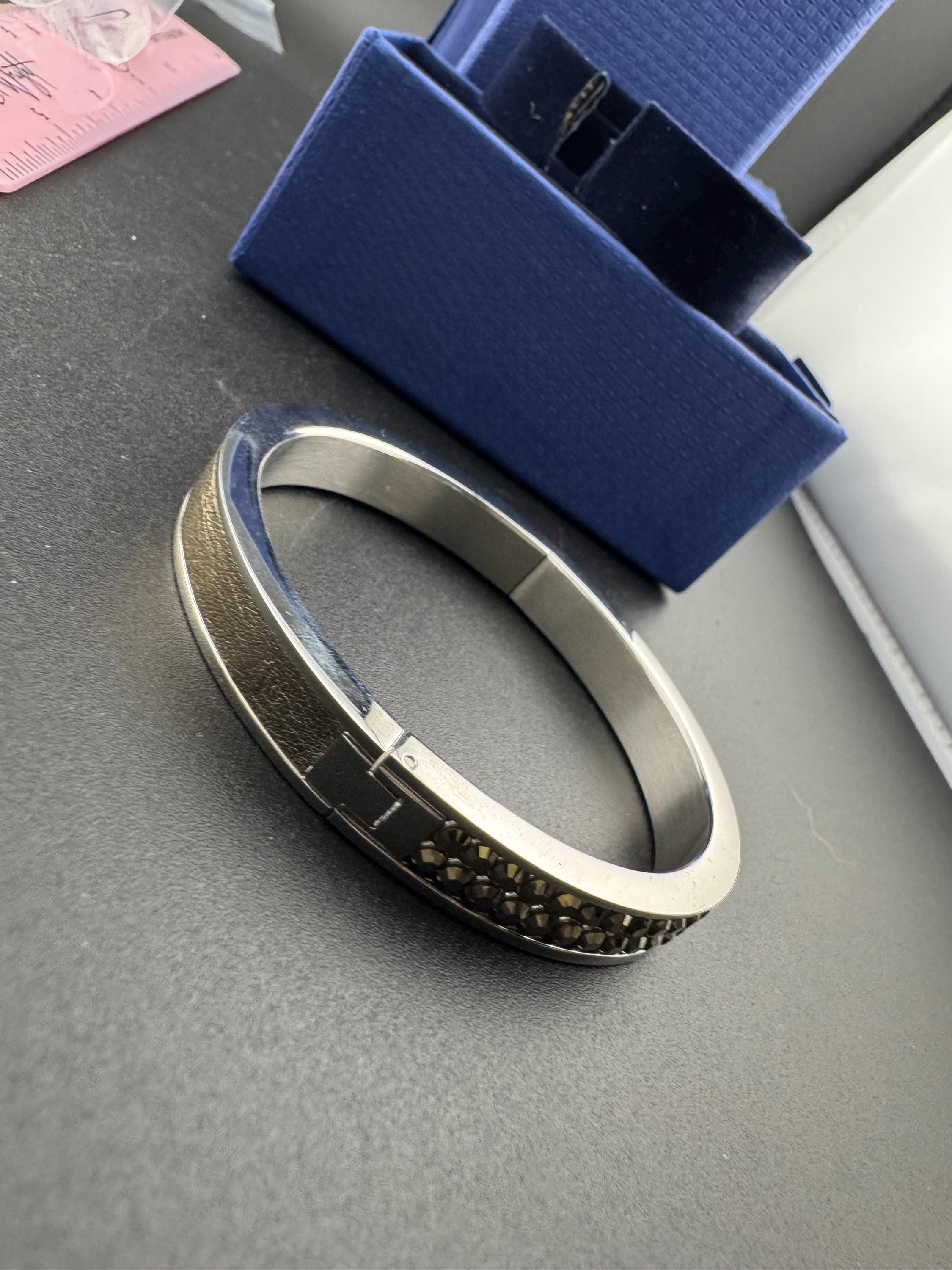 Size small petite wrist Retro signed swan marcasite style Swarovski crystal steel designer clamper bangle boxed as new