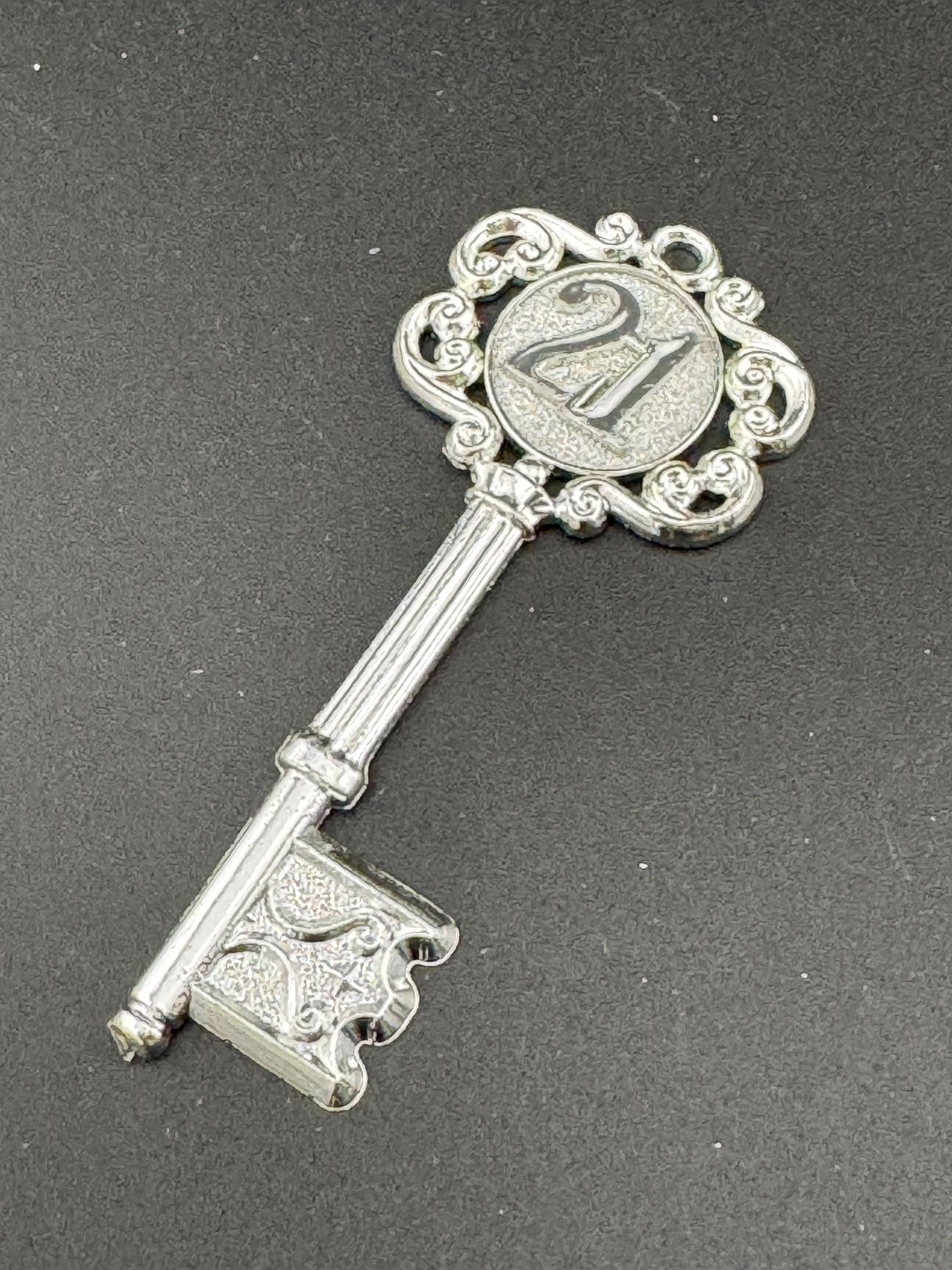 Vintage 21st Birthday Key Cake Topper: Silver Party Decoration