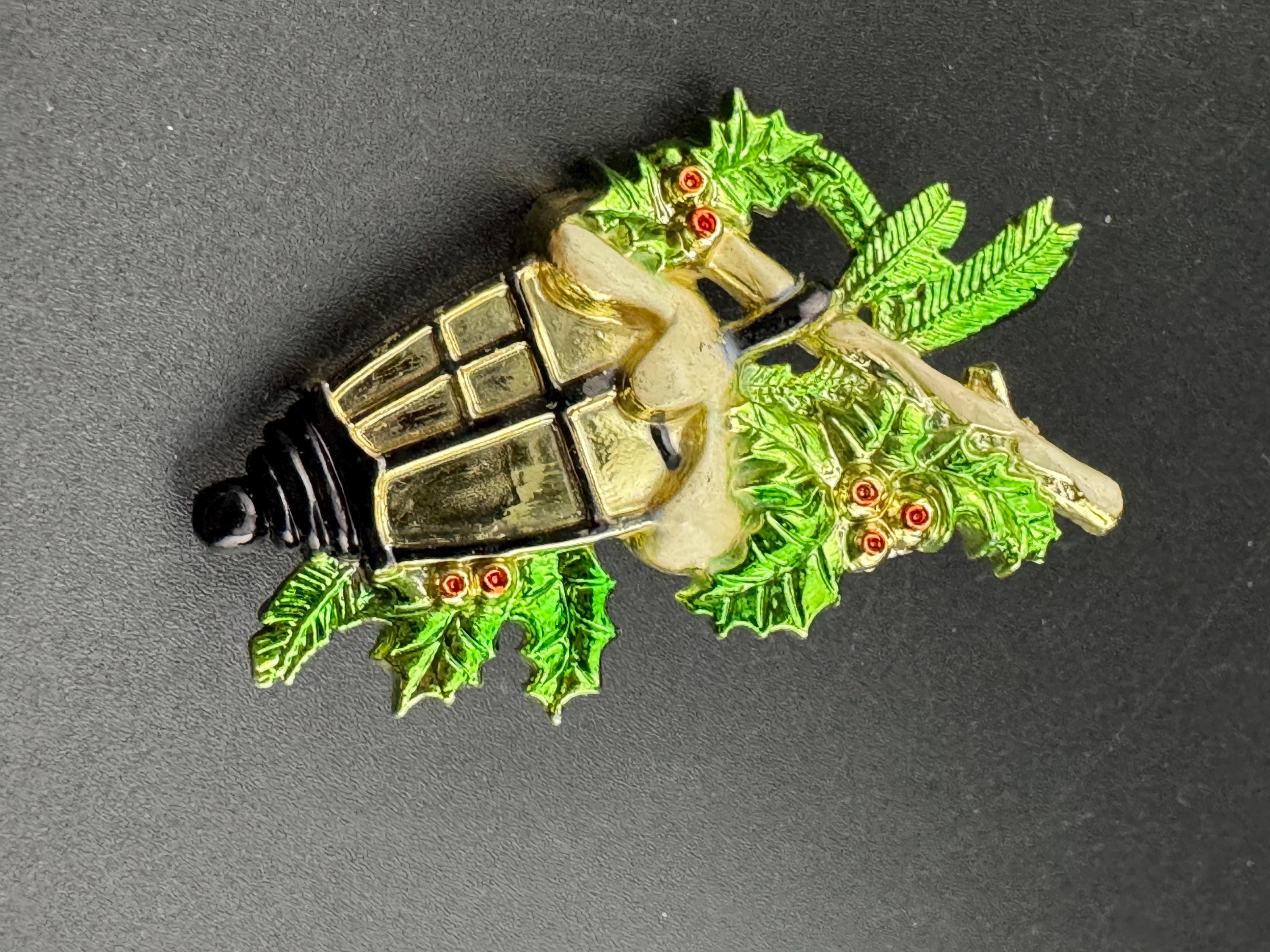 nostalgic street lamp lantern and holly Christmas cake topper decoration