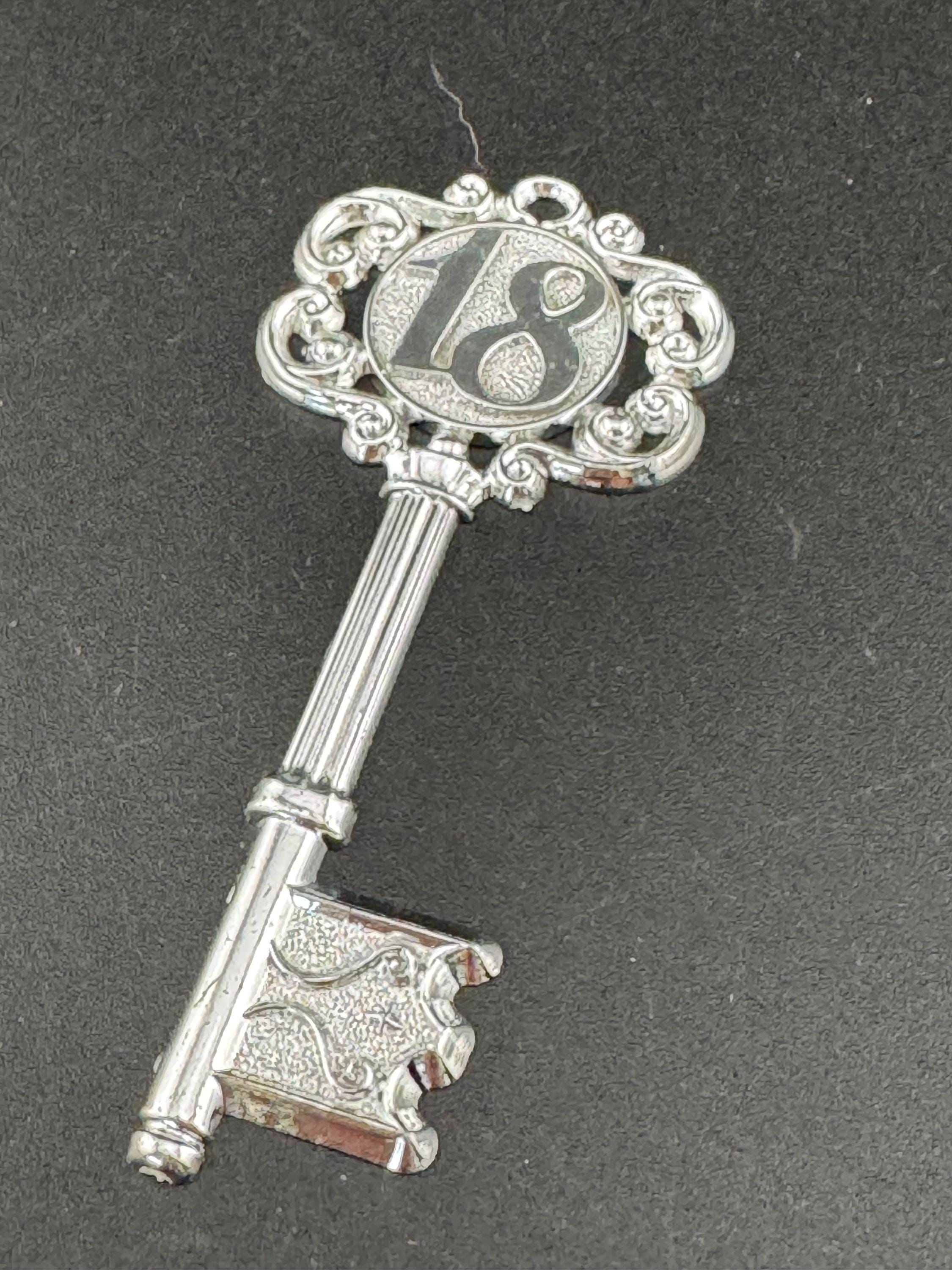 Vintage 18th Birthday Key Cake Topper: Silver Party Decoration