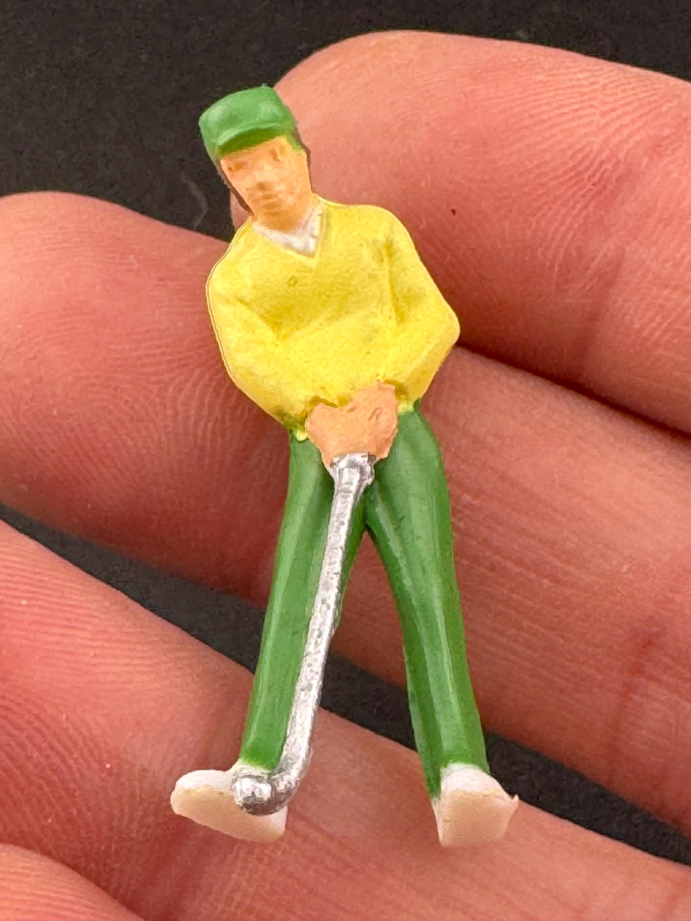 Miniature Golfer Cake Topper: Novelty Sports Decoration