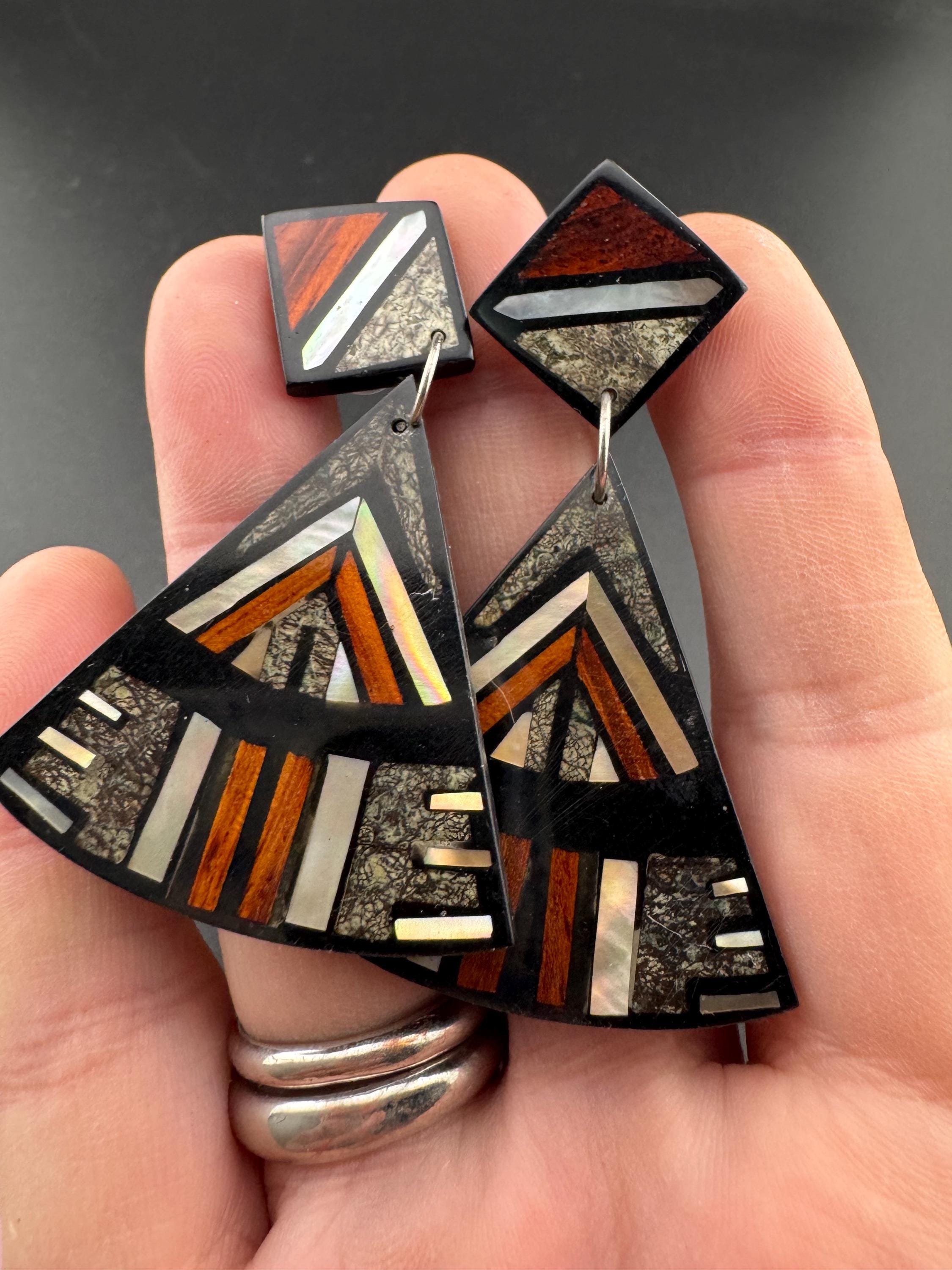 Retro 1980s Plastic oversized  triangle dangly drop earrings for pierced ears, 80s fashion, black Brian faux pearl