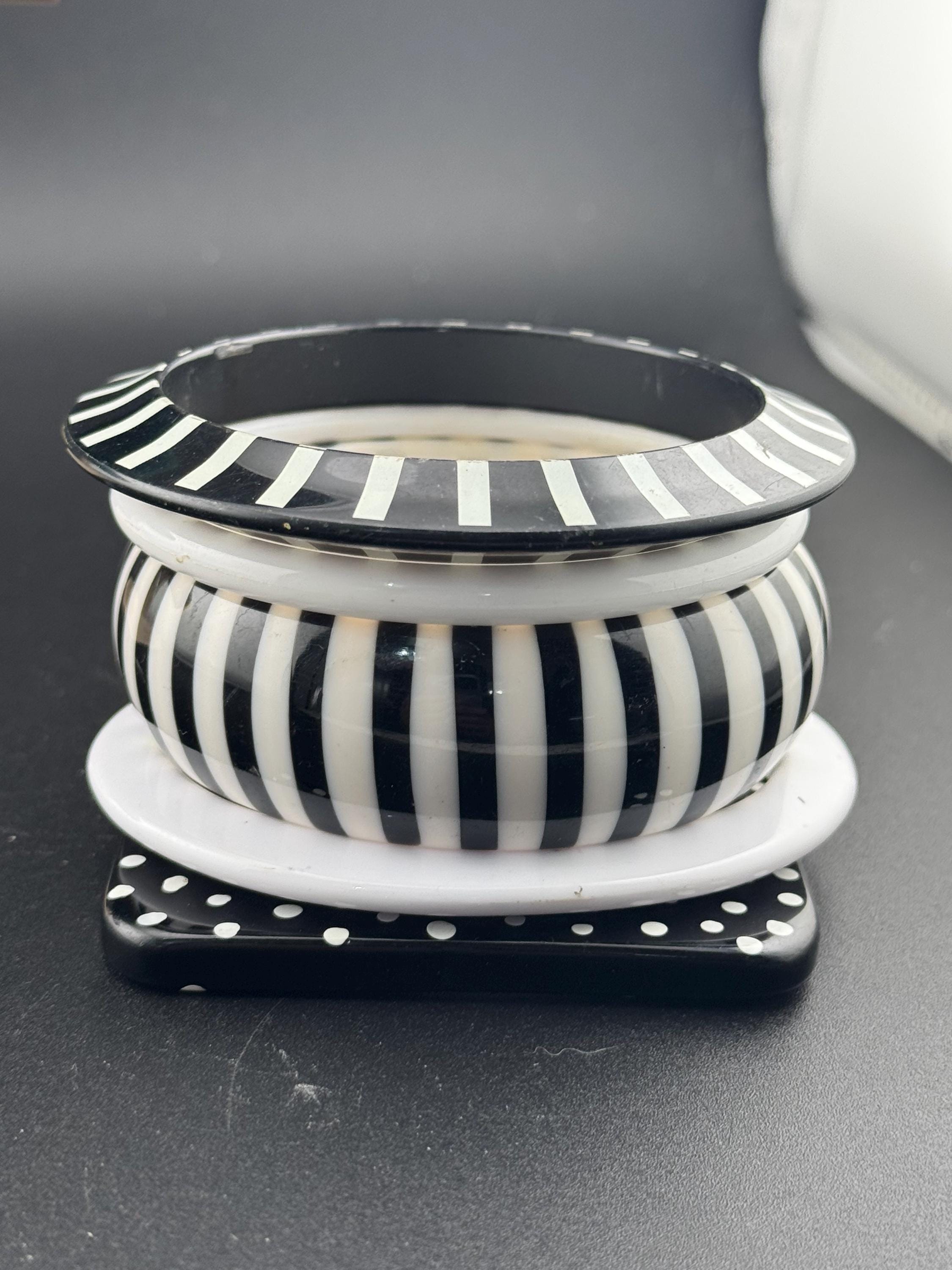 Vintage stack of black and white Chunky stylish plastic bangles retro acrylic bracelets