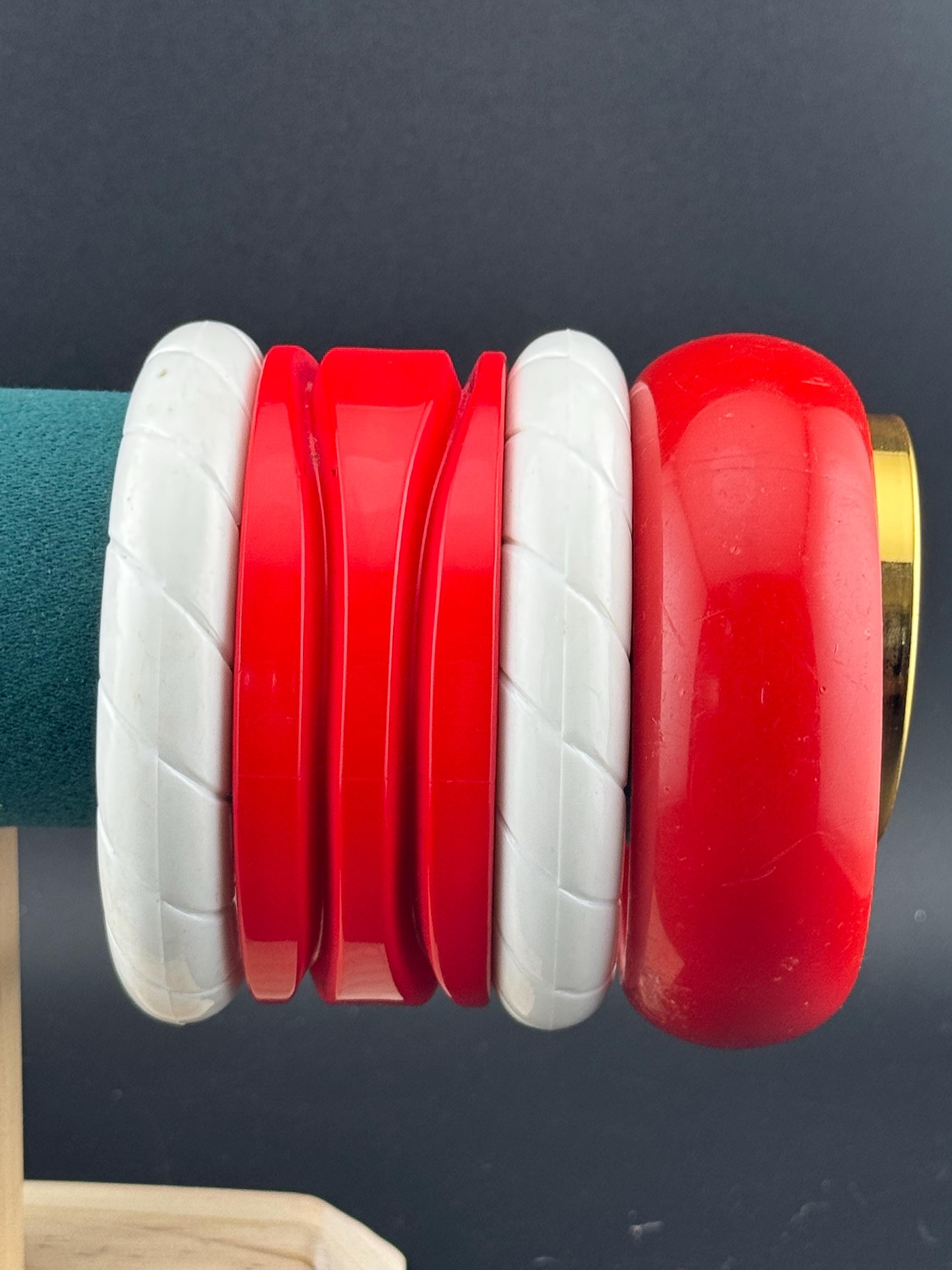 Vintage stack of white and red tones Chunky stylish plastic bangles retro acrylic bracelets
