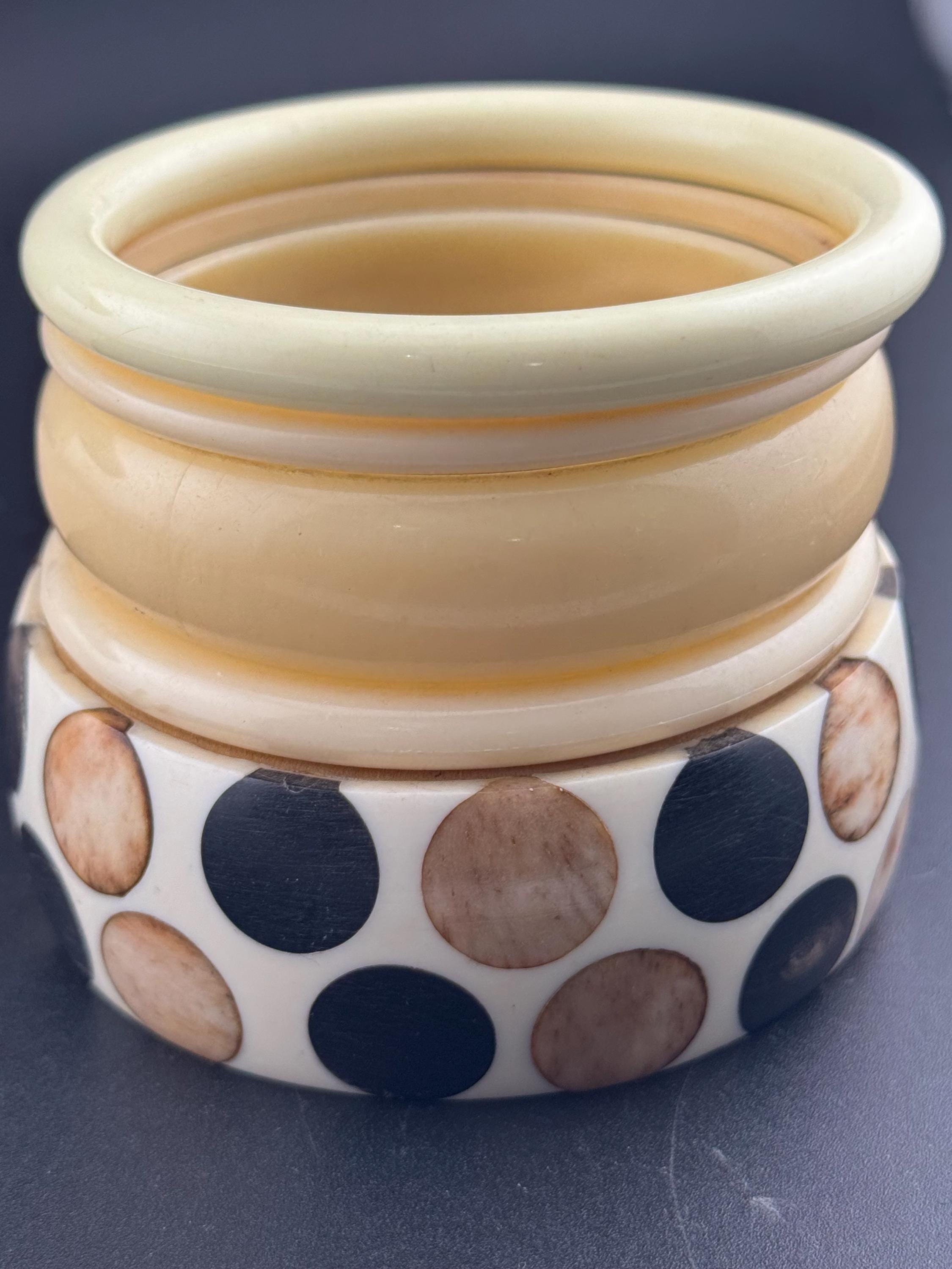 Vintage stack of black brown and cream Chunky stylish plastic bangles retro acrylic bracelets