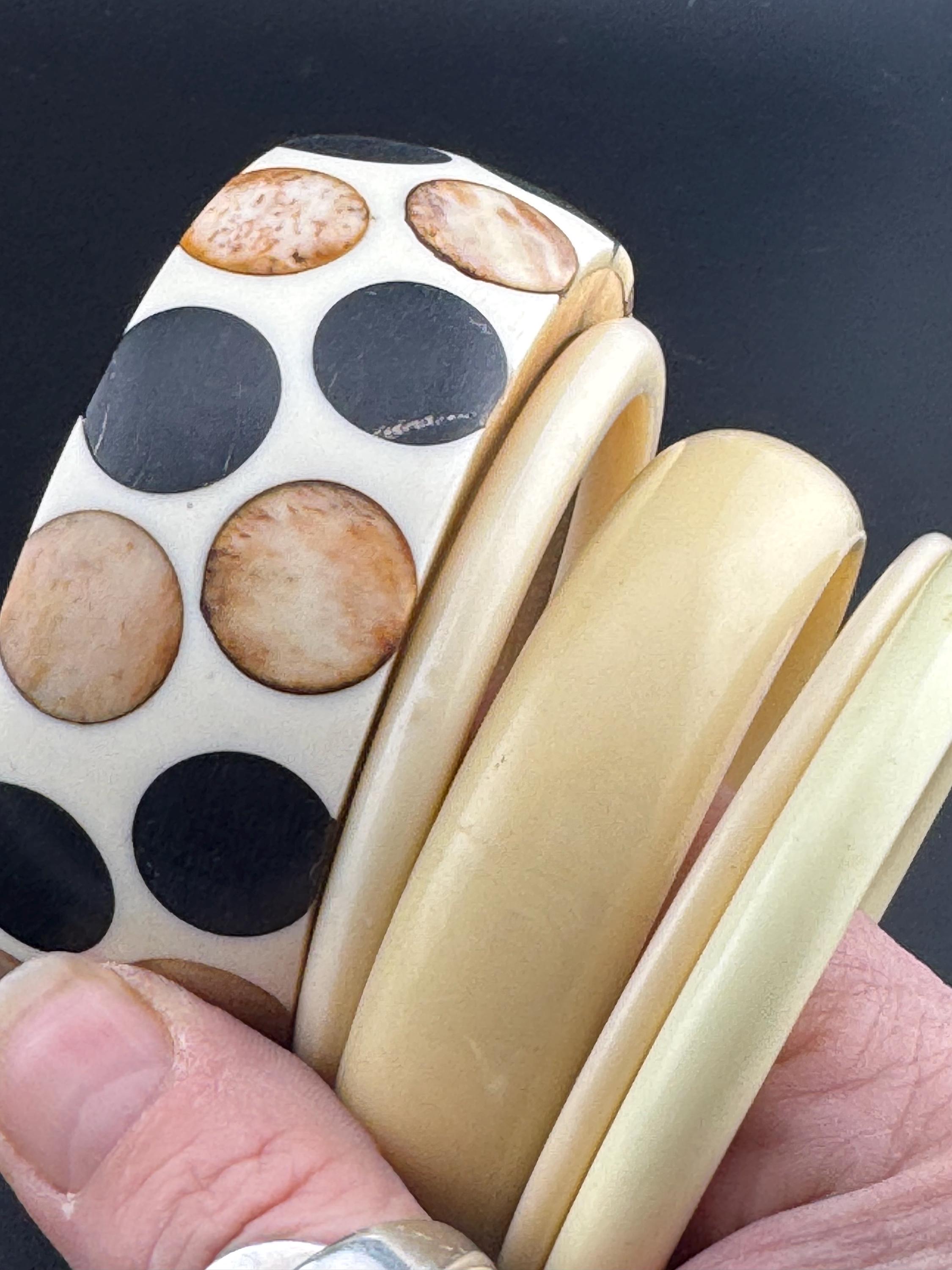 Vintage stack of black brown and cream Chunky stylish plastic bangles retro acrylic bracelets