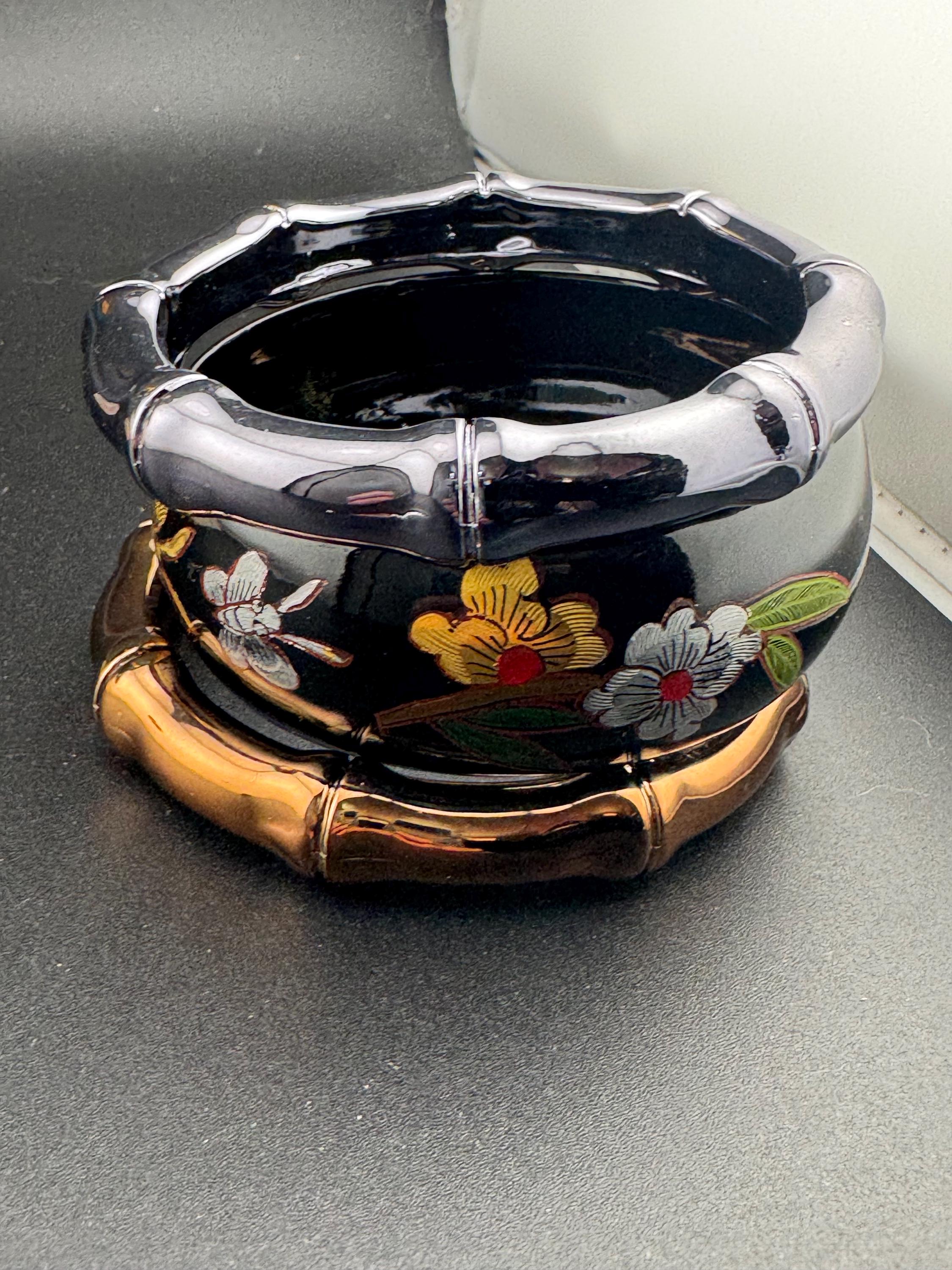 Vintage stack of black gold grey Chinese style Chunky stylish plastic bangles retro acrylic bracelets