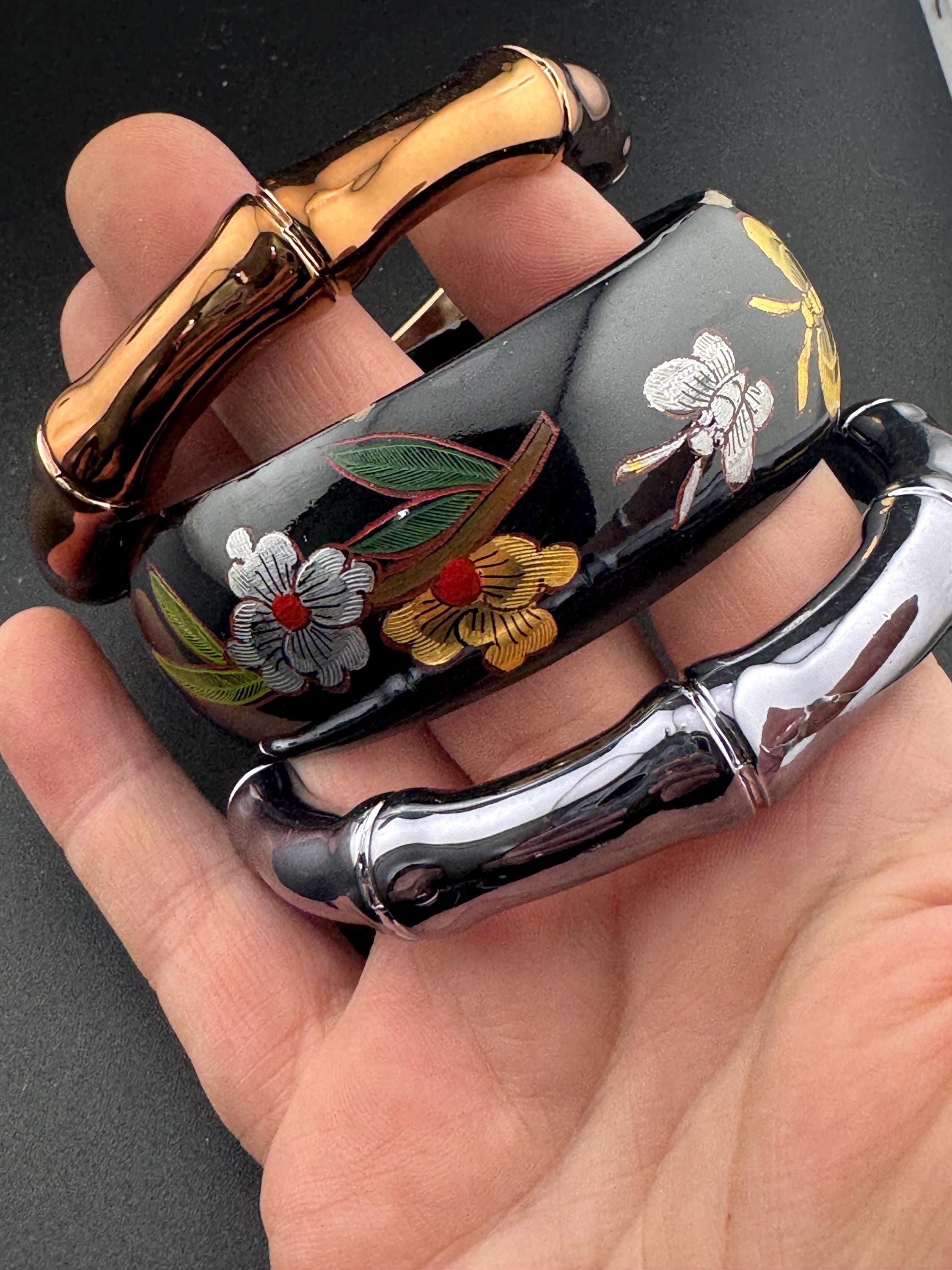 Vintage stack of black gold grey Chinese style Chunky stylish plastic bangles retro acrylic bracelets