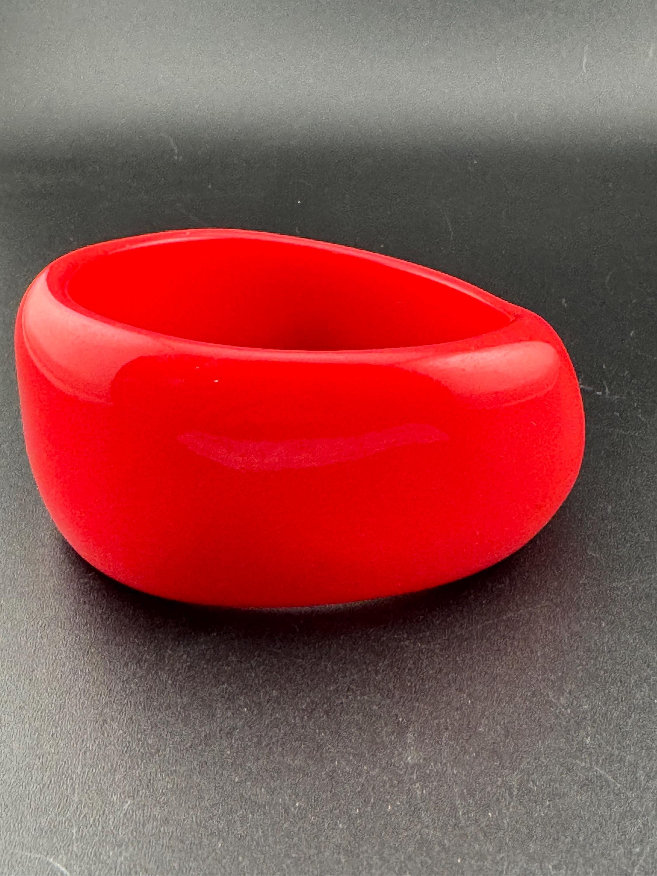Bright coral pink vintage chunky oversized wide acrylic plastic bangle bracelet