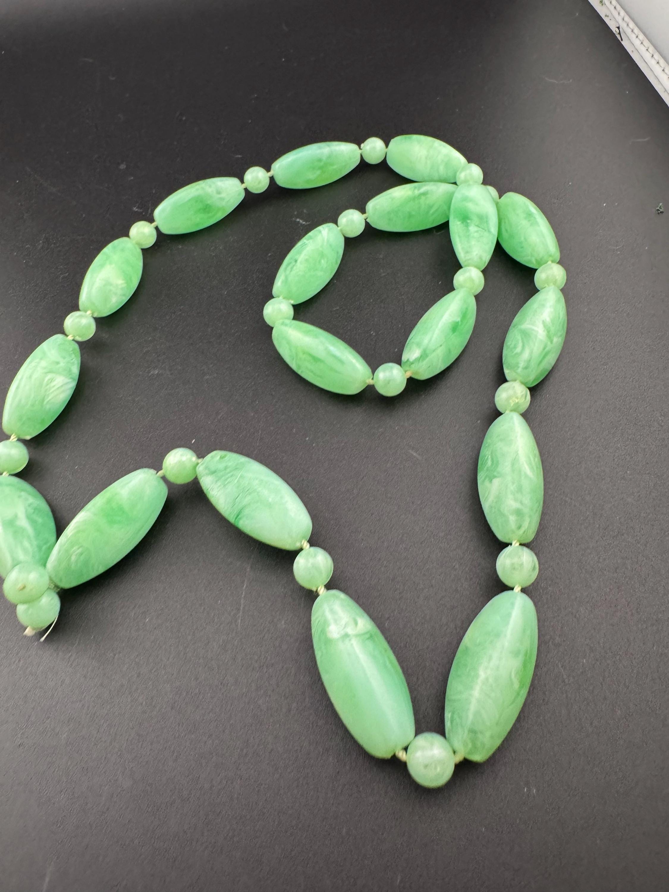Vintage retro fixed length light green marble beaded necklace 70s 60s