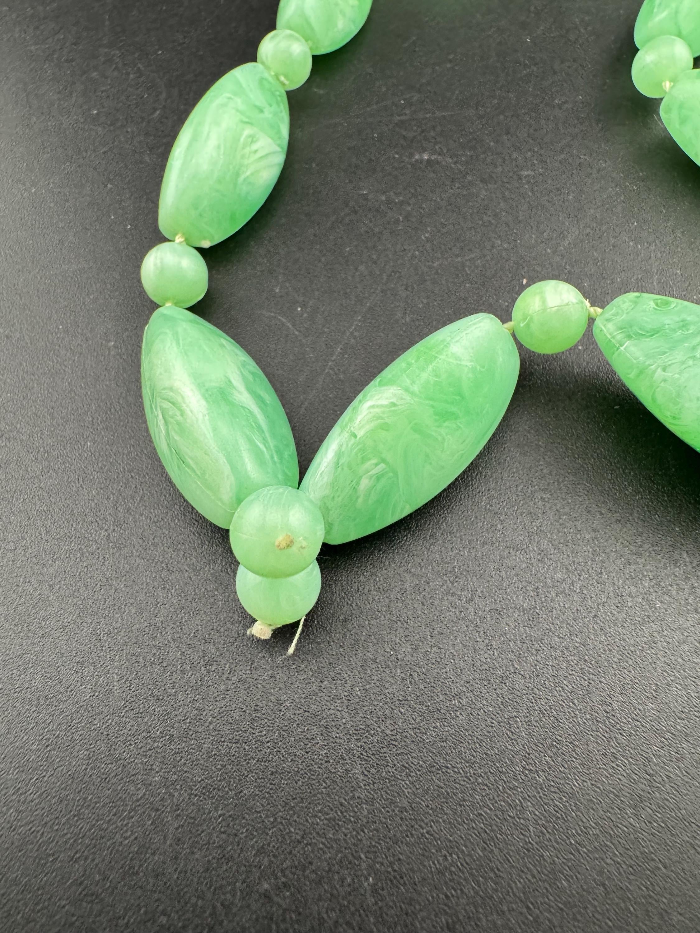 Vintage retro fixed length light green marble beaded necklace 70s 60s
