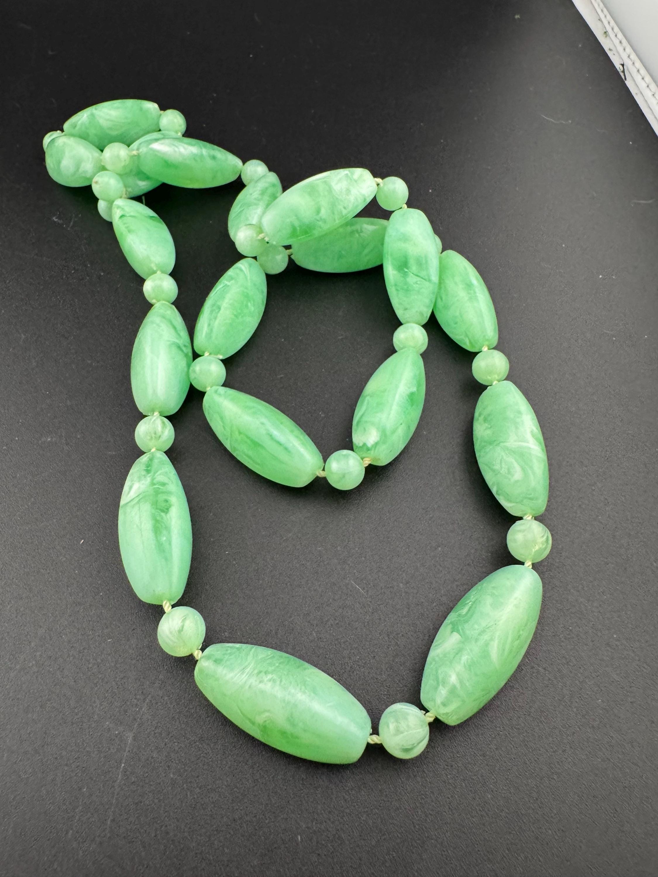 Vintage retro fixed length light green marble beaded necklace 70s 60s