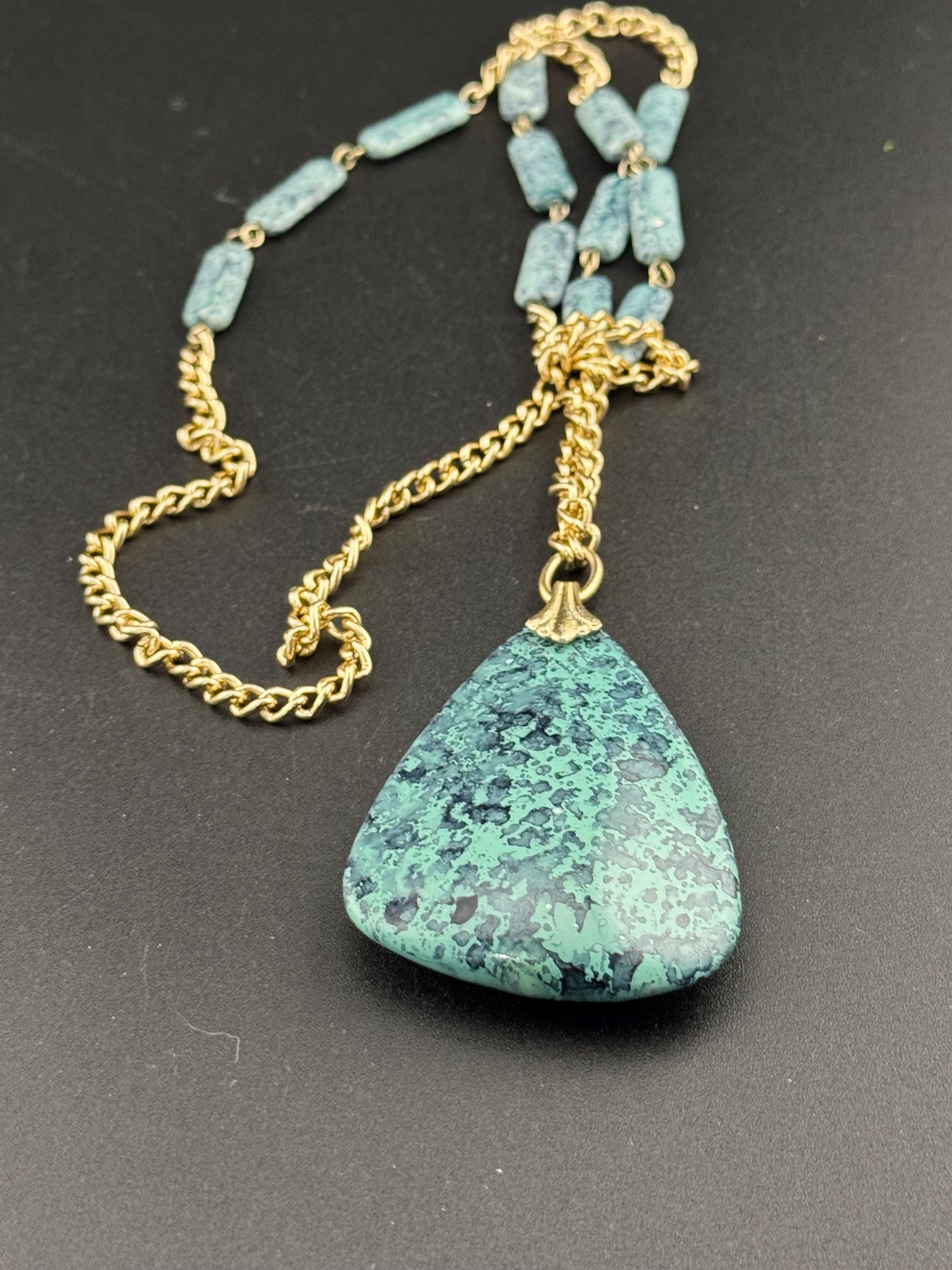 Vintage gold tone chain link bright blue green marbled plastic medallion pendant necklace 60s