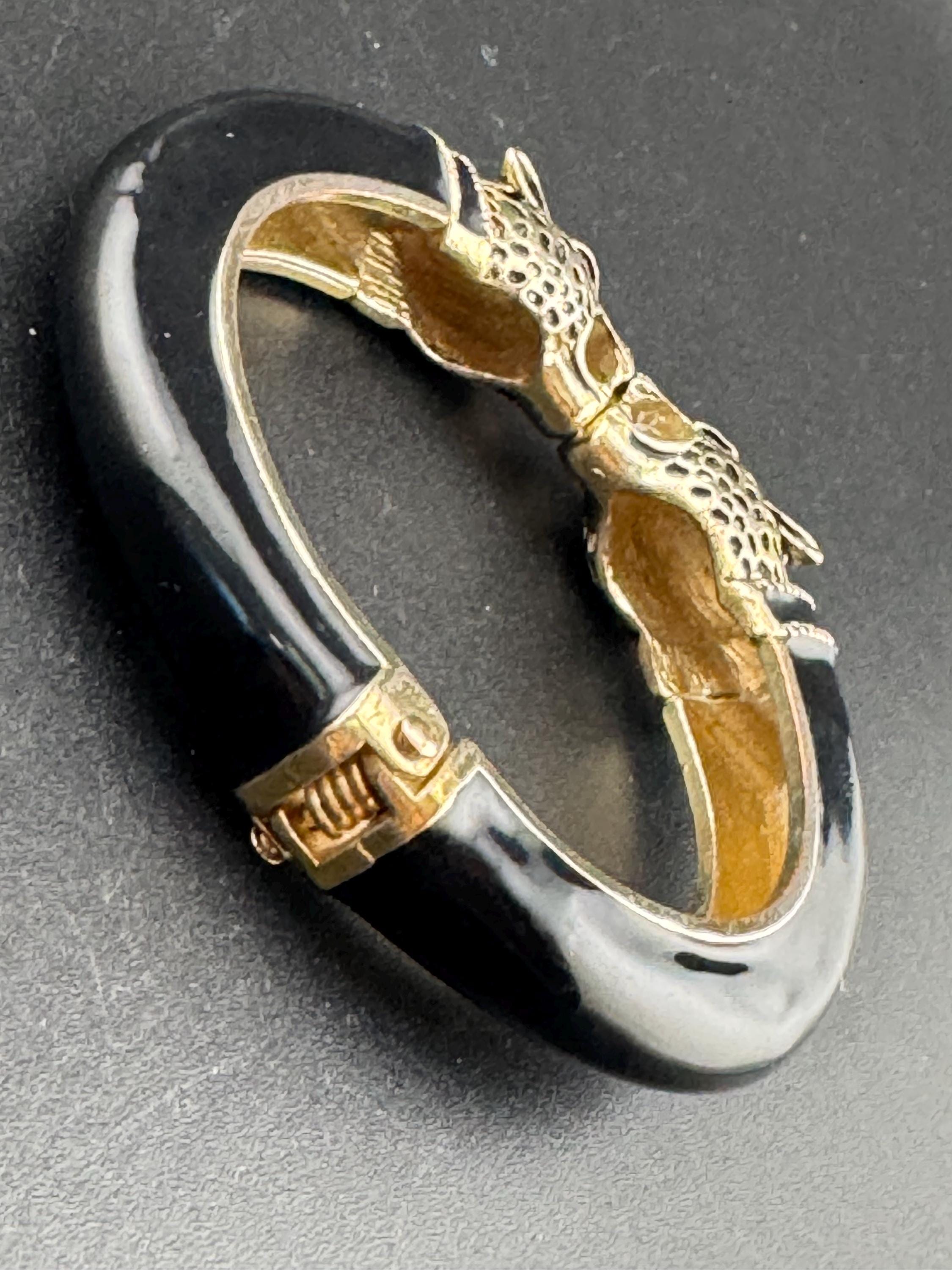 Vintage black enamel BIG CAT detailed gold tone clamper bangle bracelet tiger panther