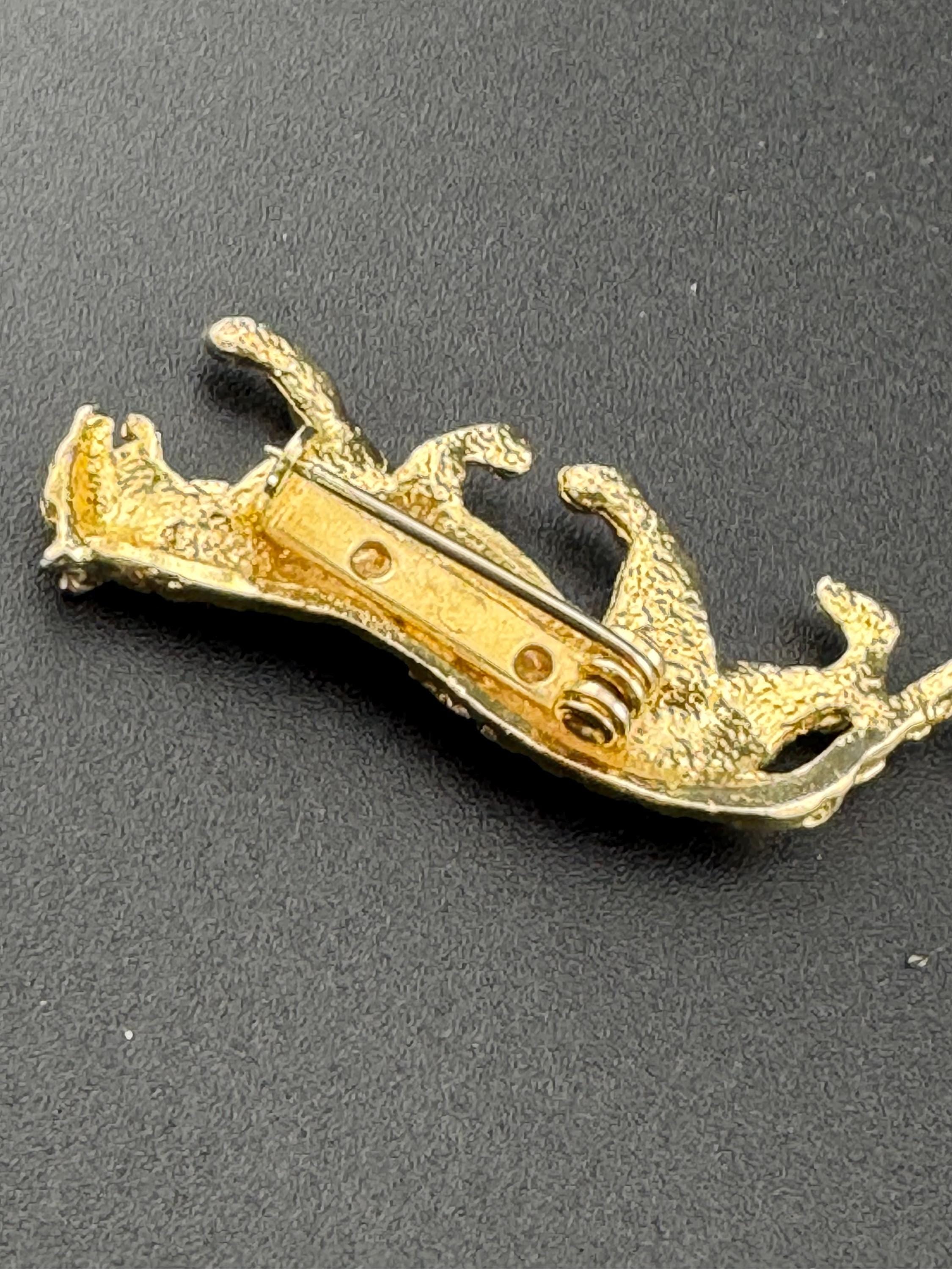 Vintage small leopard brooch, gold tone metal, Big Cat jewellery