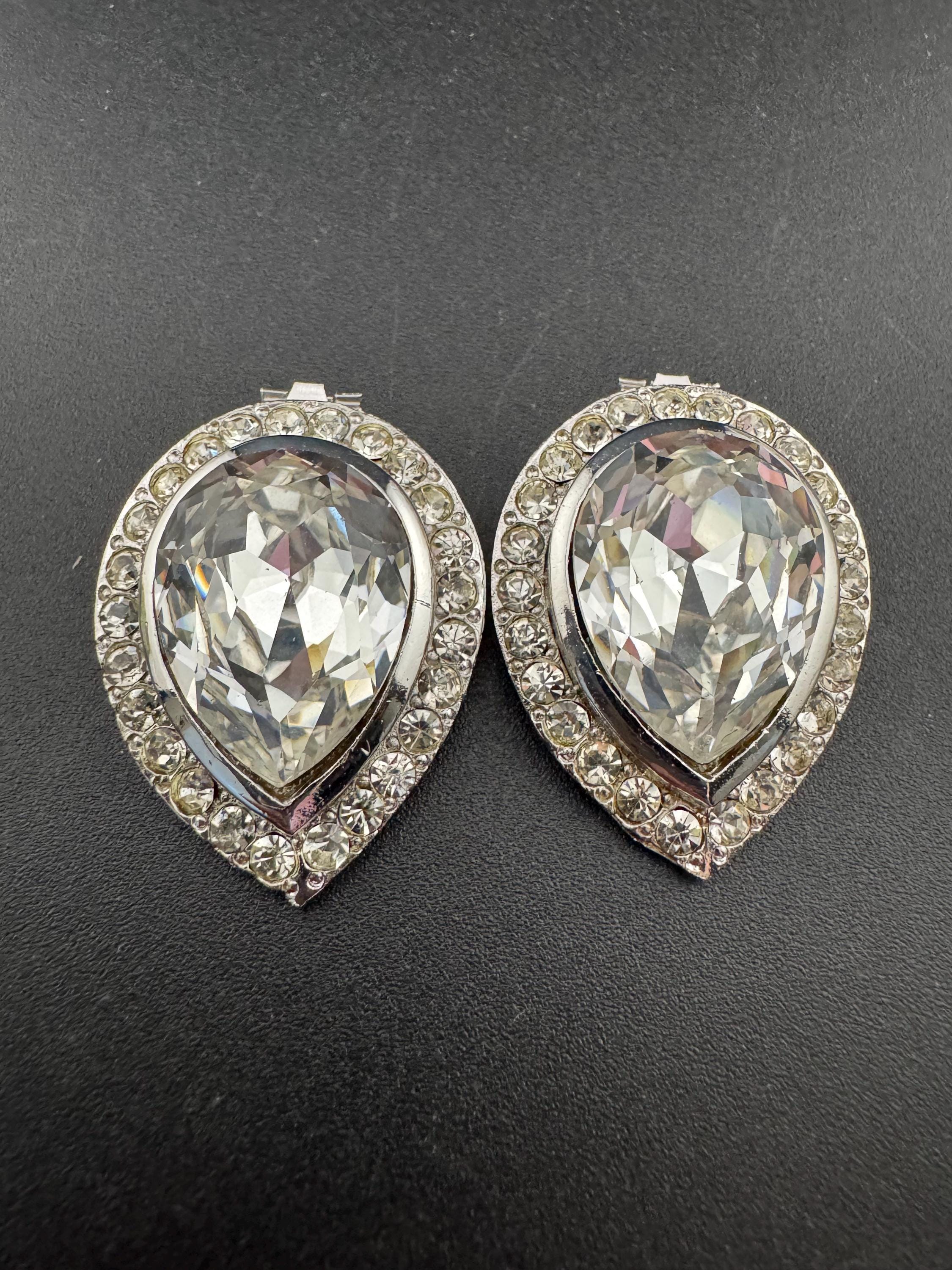 French Bluette Pair of vintage teardrop shoe Clips made with vintage clear Swarovski Crystal, Art Deco Style