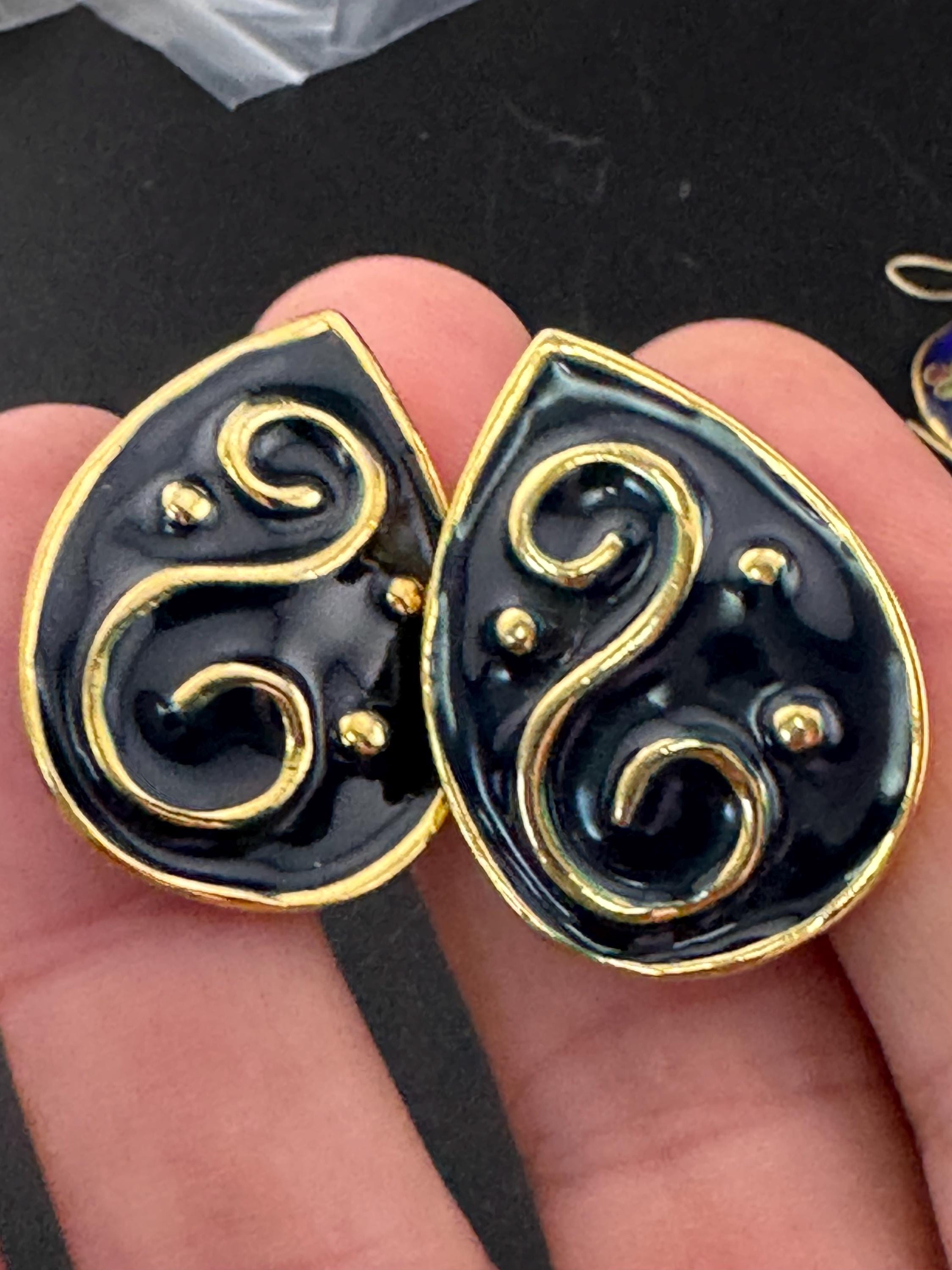 Vintage Gold tone Black enamel pair teardrop shaped stud earrings pierced, statement power dress 80s 90s