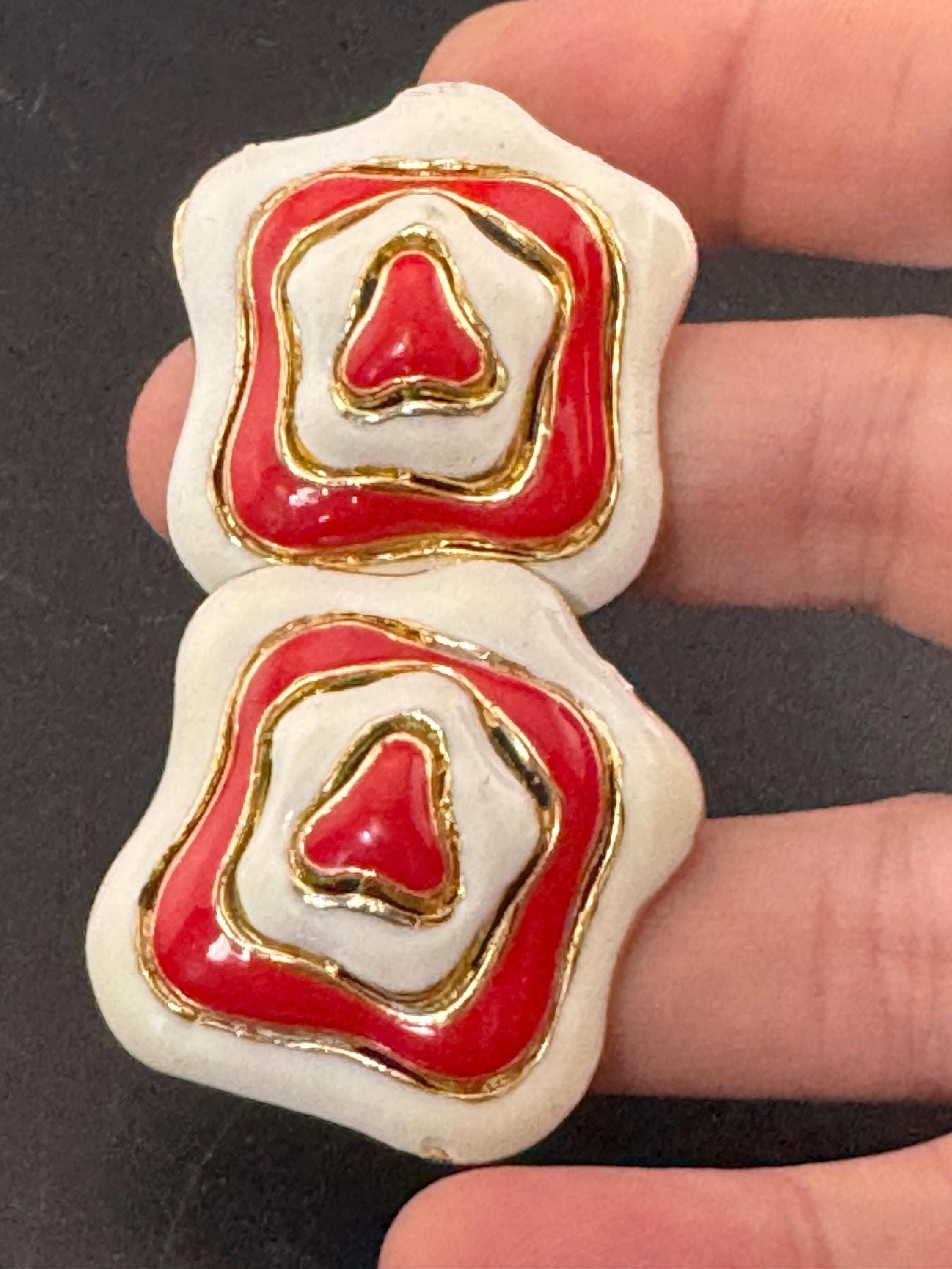 Vintage oversized Gold tone bright Red and white enamel pair abstract flower stud earrings pierced