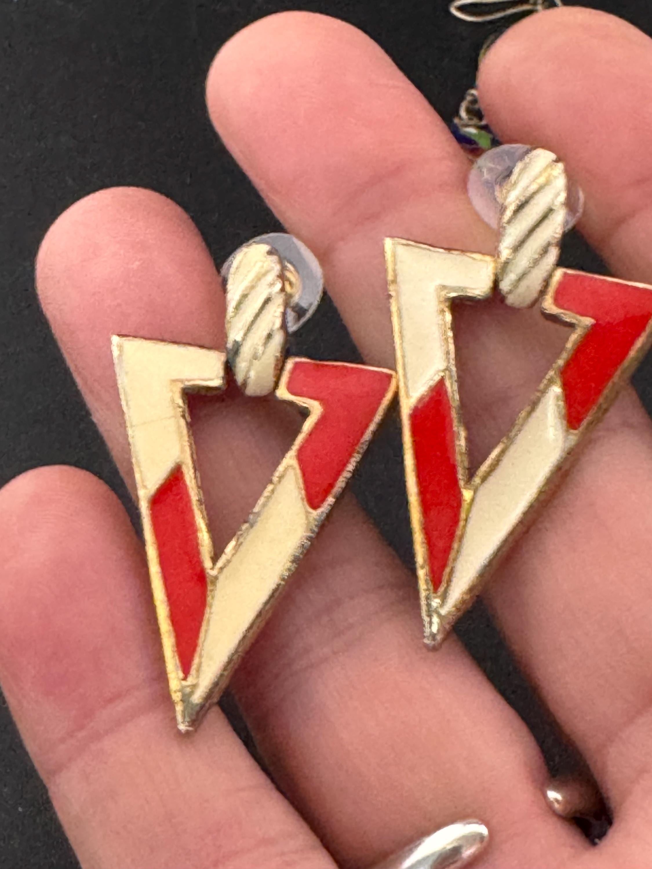 Vintage 1980s red and cream enamel triangular door knocker earrings for pierced ears, gold tone