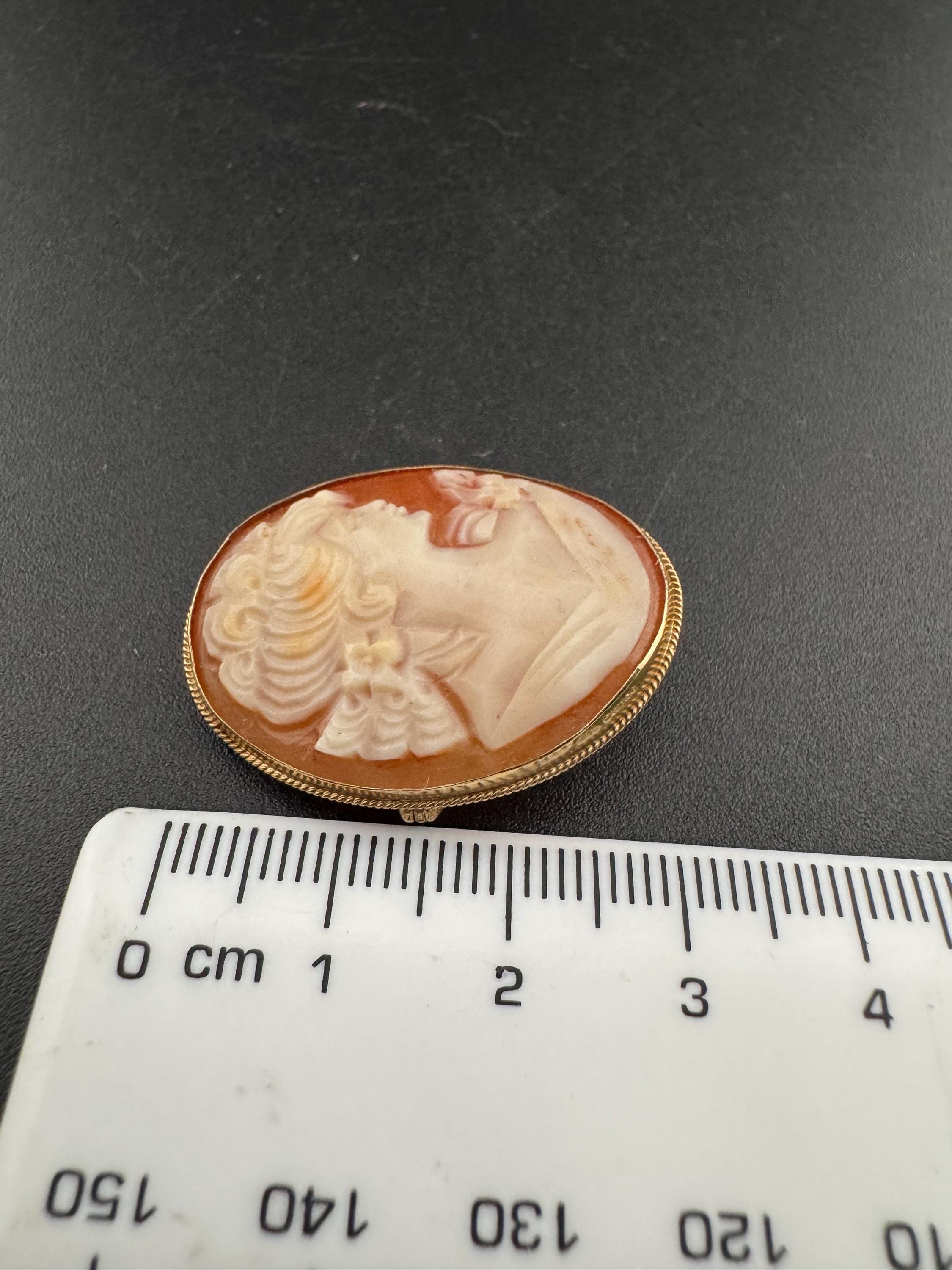 9ct gold 1970 Vintage carved shell oval Cameo Brooch and combination pendant hallmarked JF Crown Panther marks