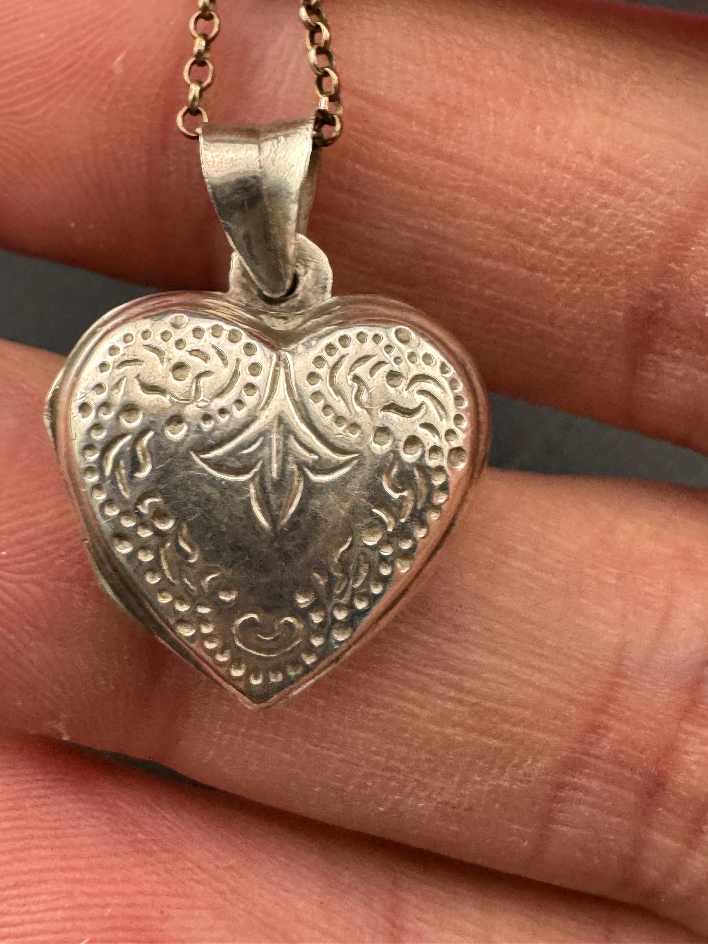 Vintage small heart silver photo Locket with engraved design, memorial keepsake stamped on a 925 silver chain