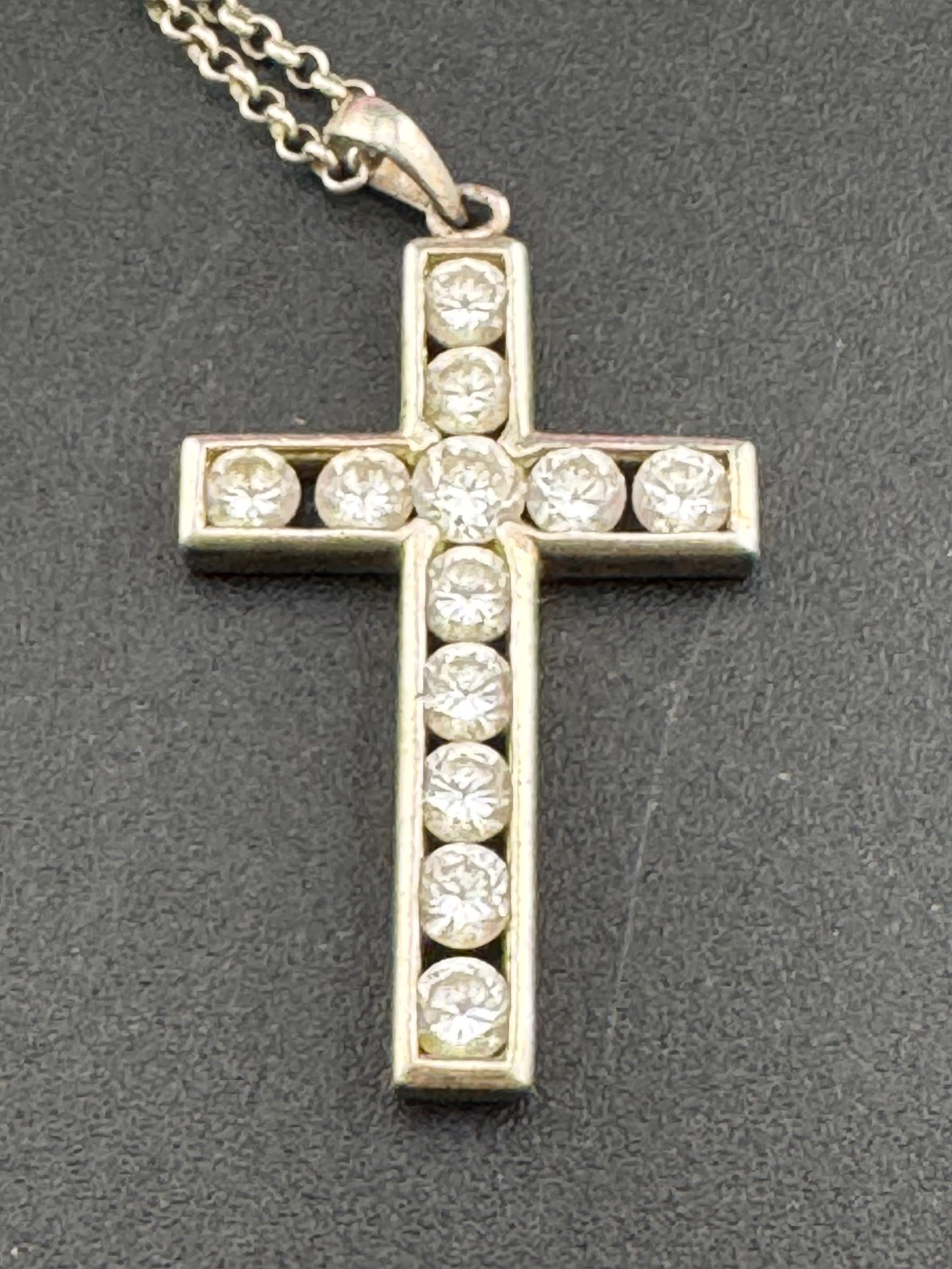 925 Sterling silver religious clear diamanté gem set cross pendant necklace on a 46 cm chain