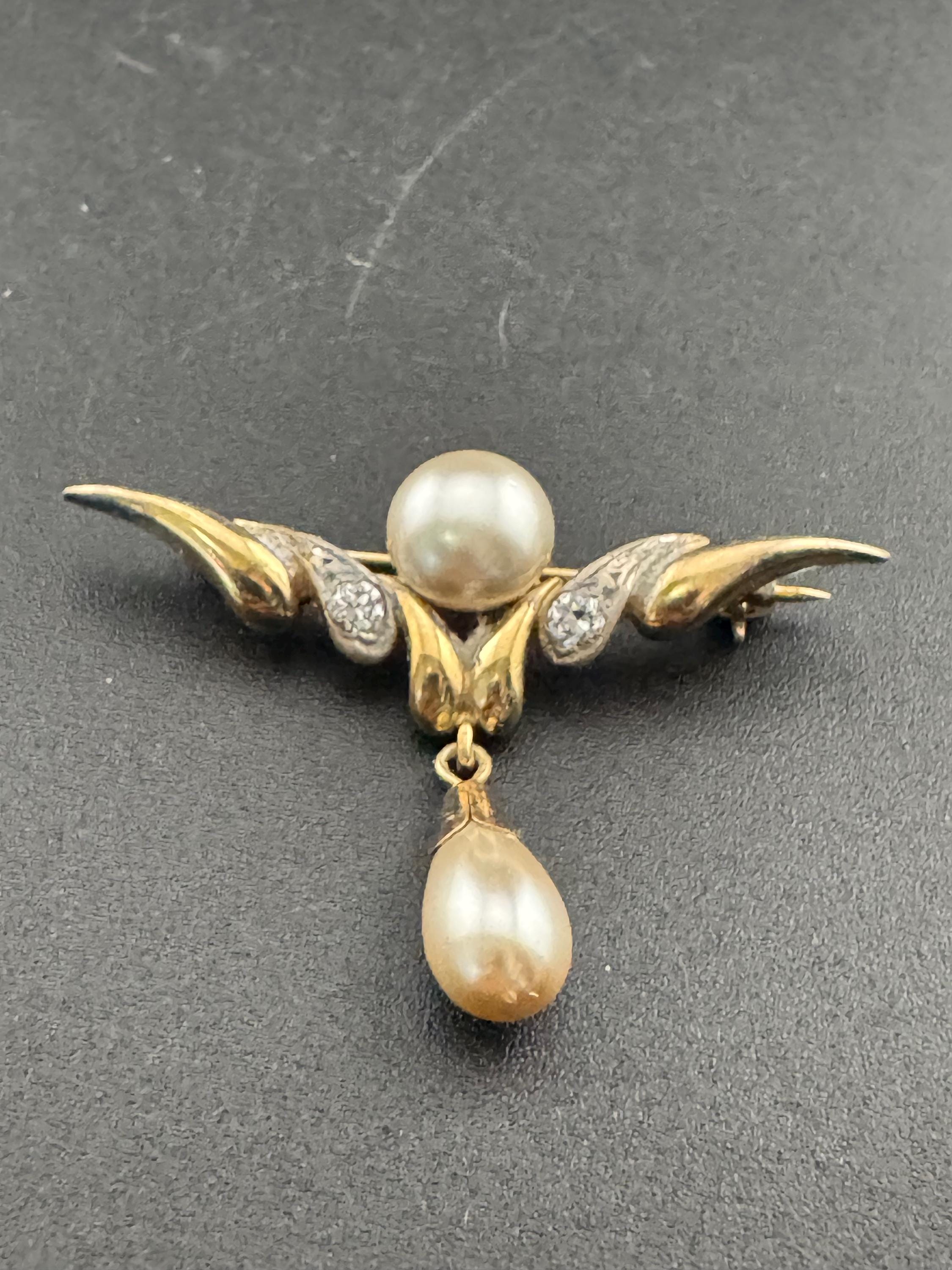 Vintage sweet silver gilt 925 gold plated rhinestone set faux pearl dropper brooch pin, sterling