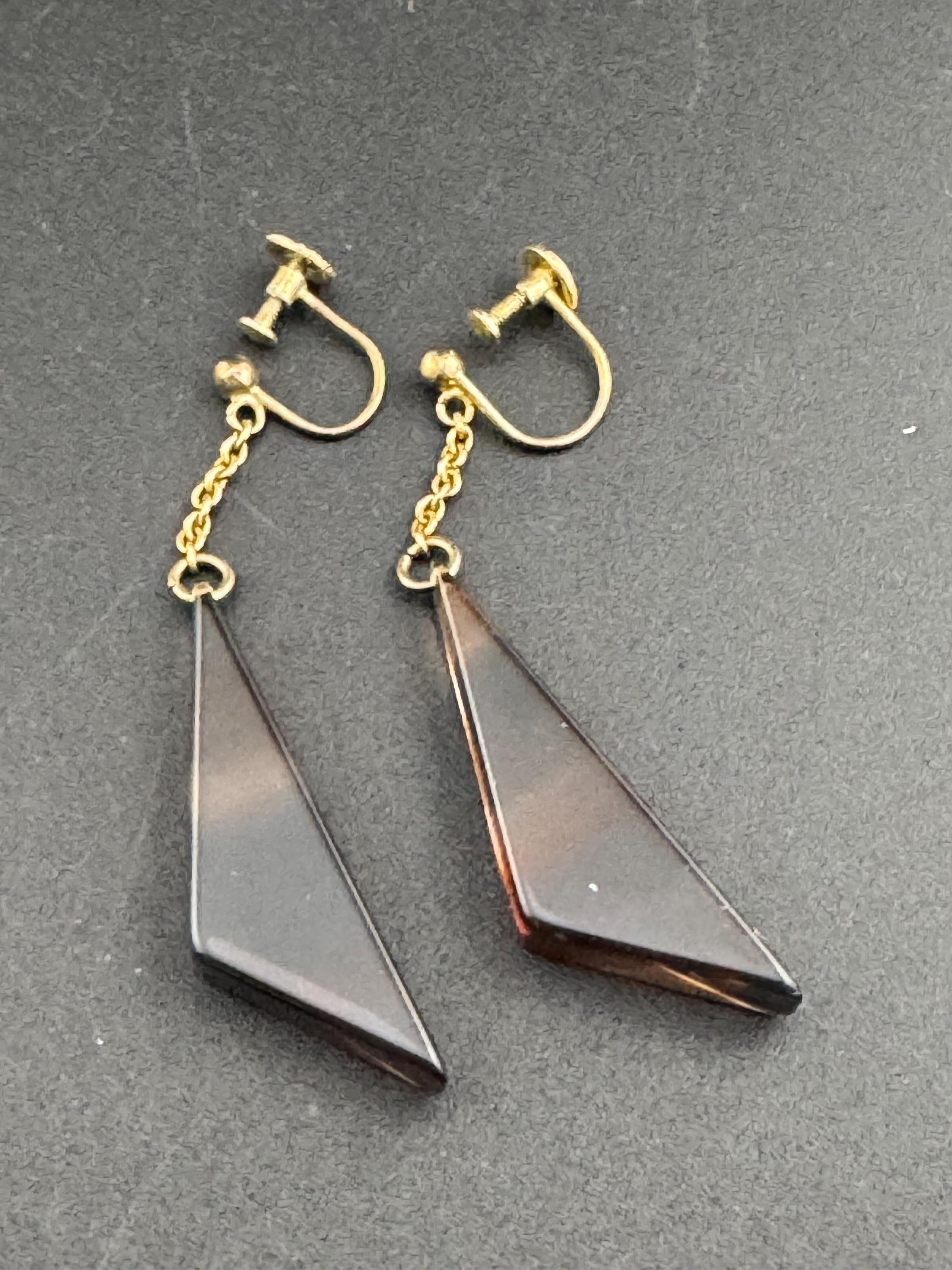 Stamped silver gilt metal faux tortoiseshell triangular long drop gold tone clip on screw back earrings