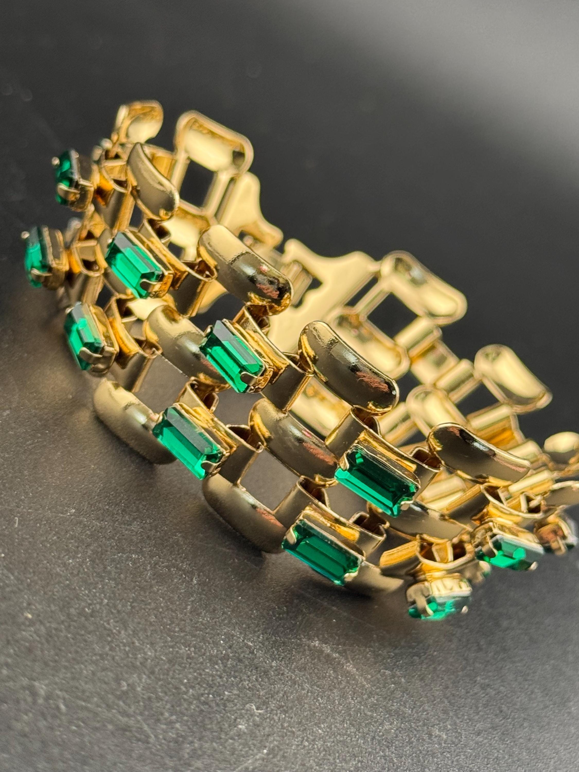 Wide lightweight aluminium Flat brick panther link gold tone bracelet with emerald baguette glass rhinestones