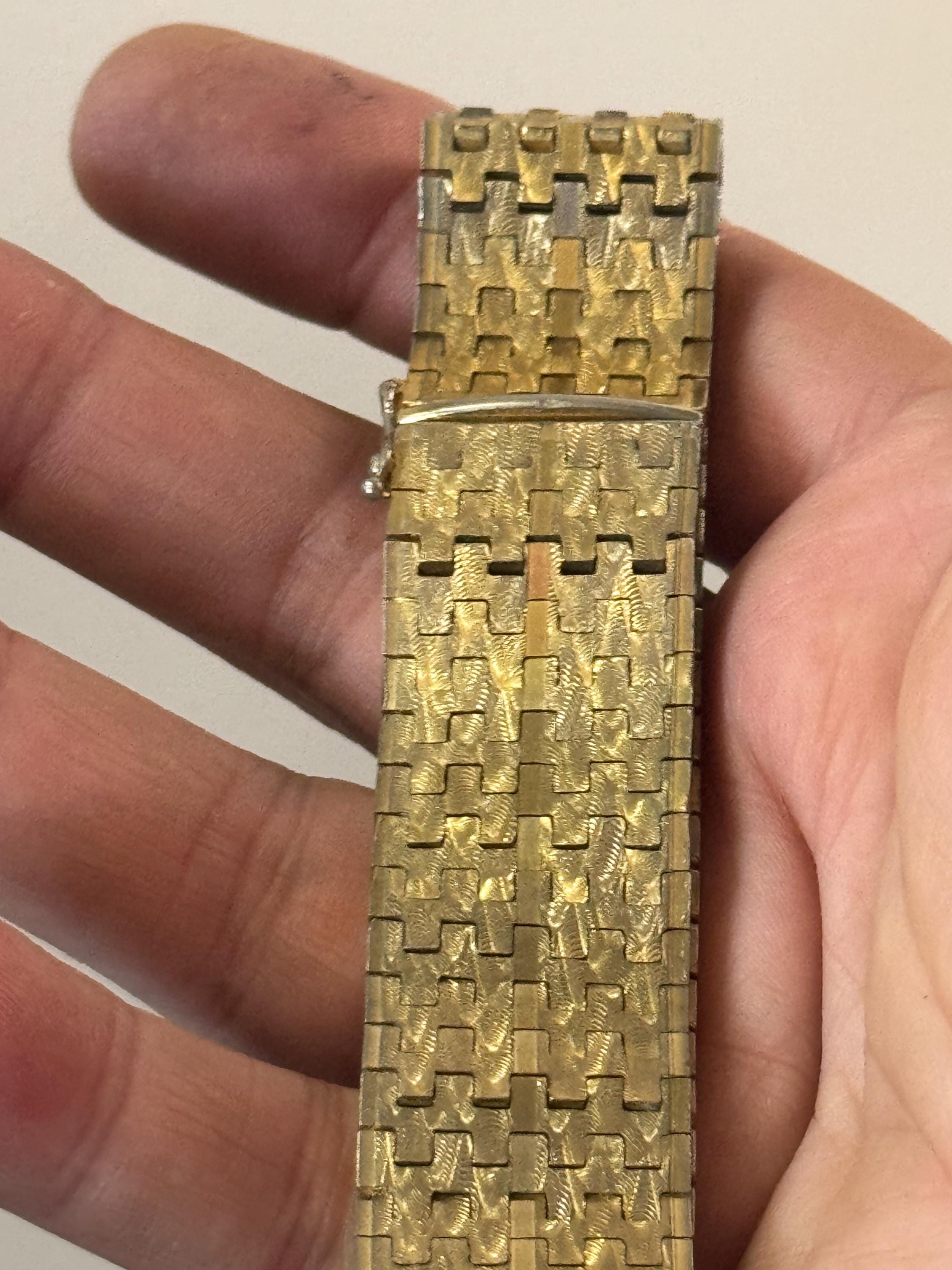 1970s Italian articulated flat textured modernist chanpagne 18k gold plated cuff wrap articulated bracelet 20 cm long x  21mm wide
