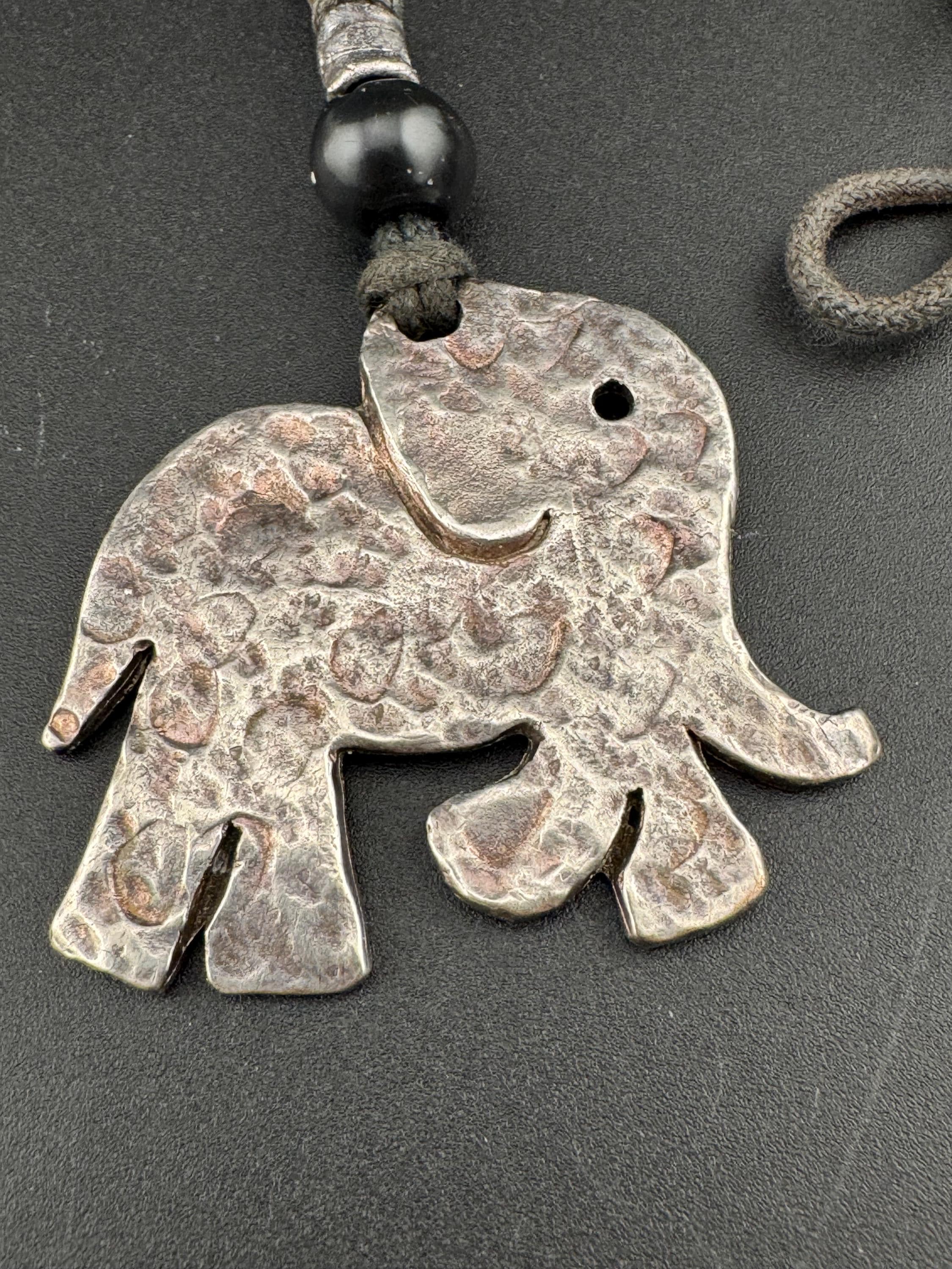 Vintage Paris Jacky de G designer silver elephant pendant necklace