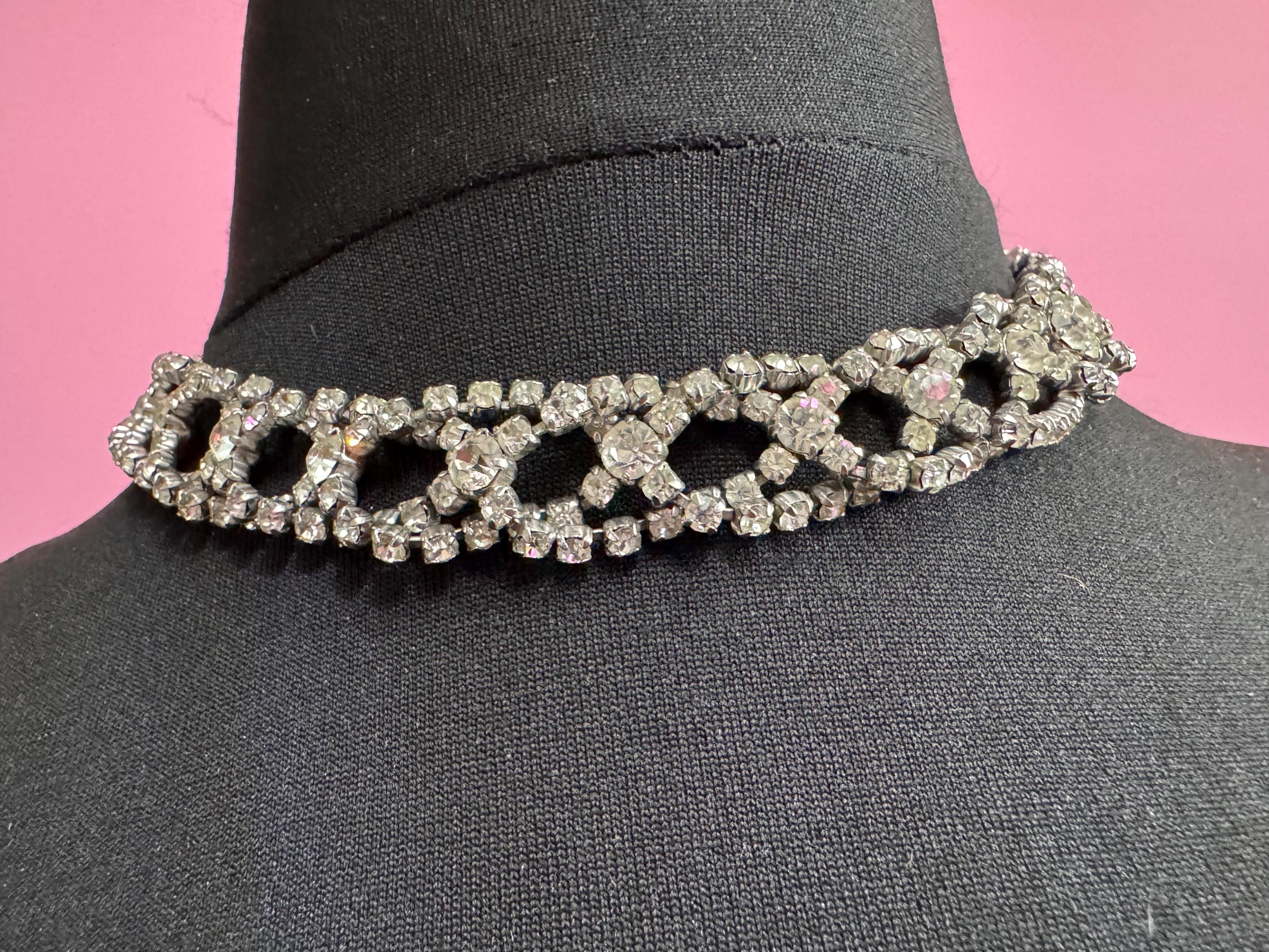 To 42cm Vintage clear diamanté wide rhinestone crystal silver tone choker necklace mid century