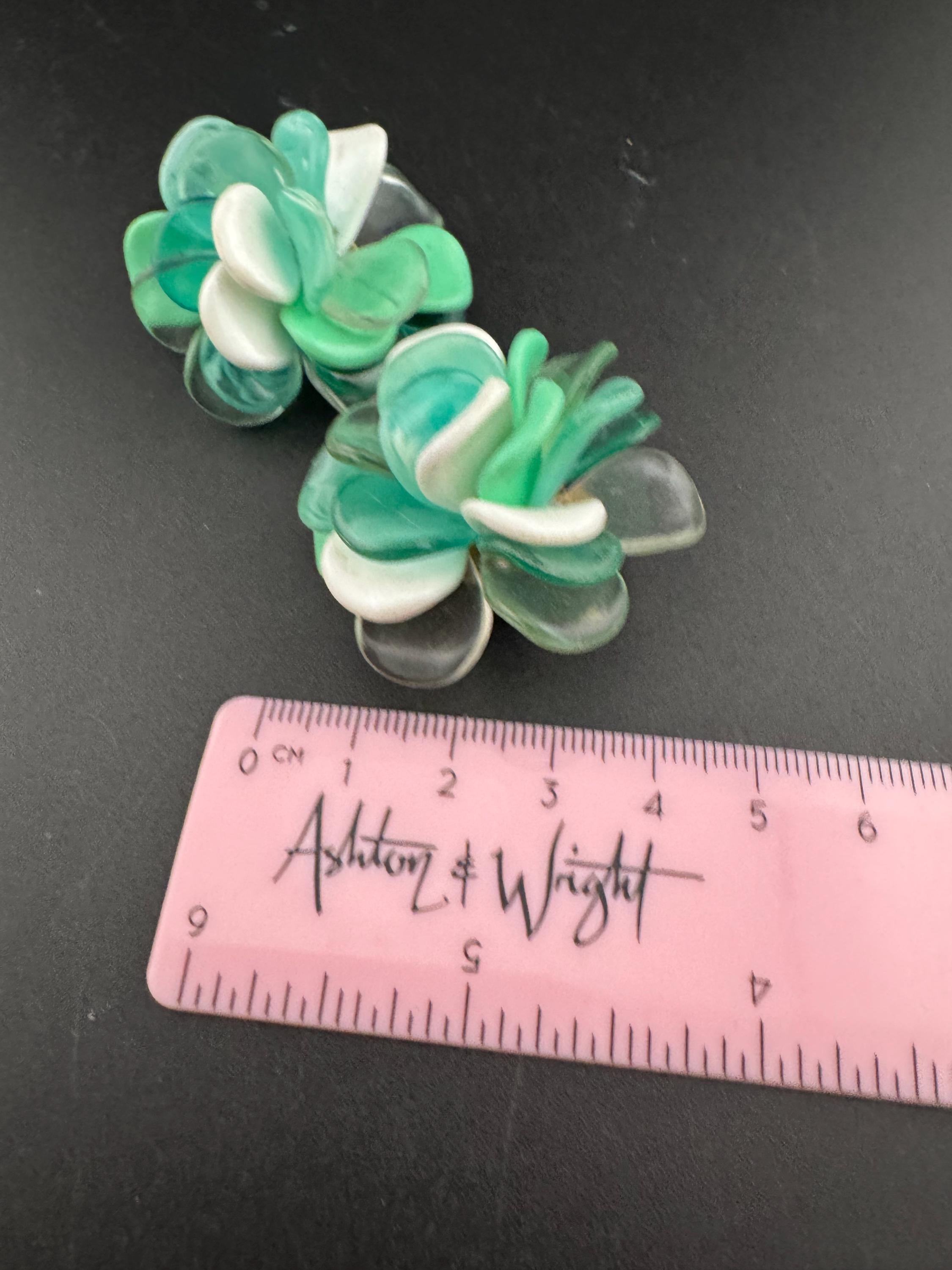 Oversized 4cm floral turquoise blue green white plastic big clip on stud earrings 1980s