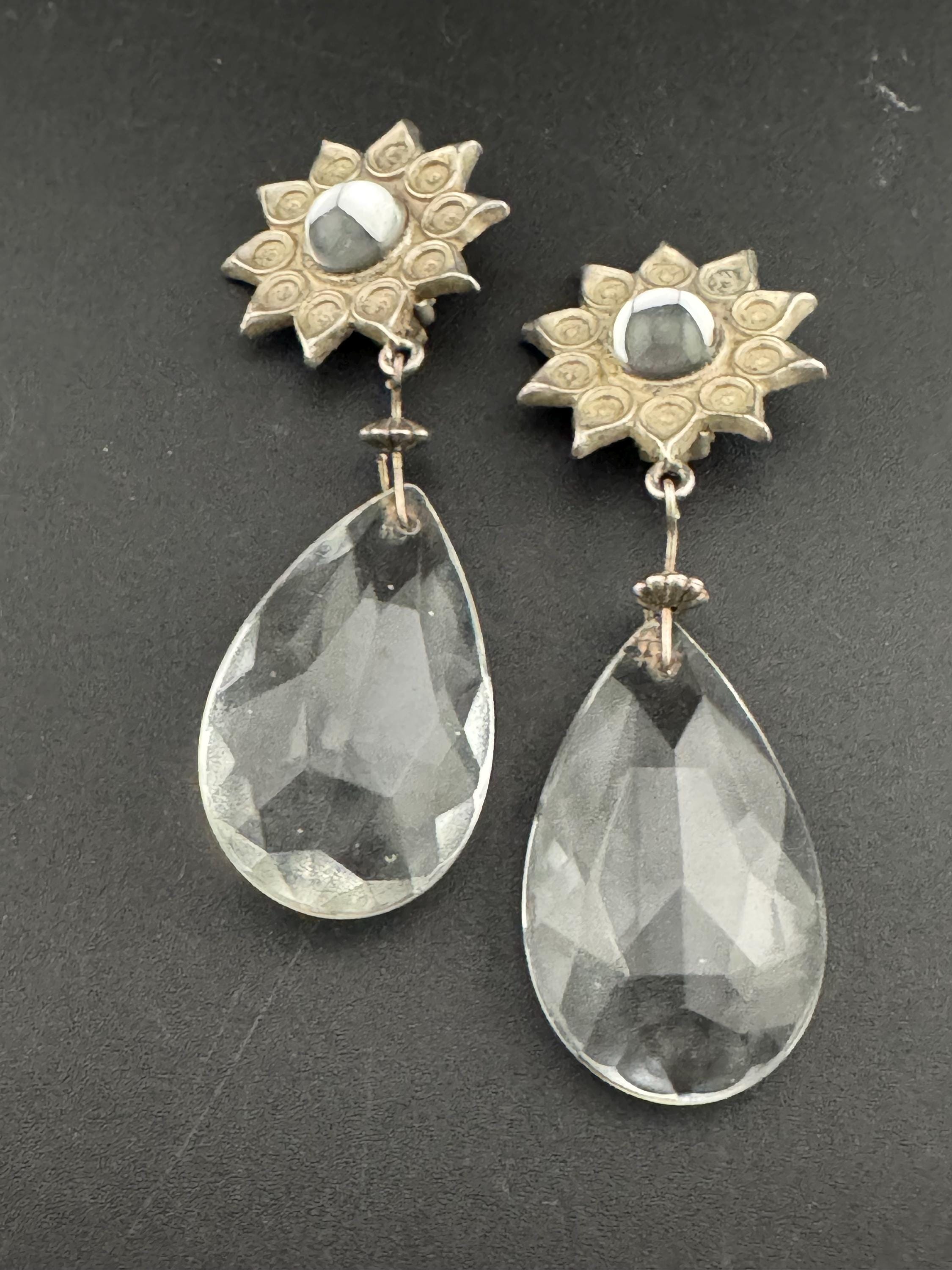 vintage oversized 7cm Silver tone star and clear plastic crystal long teardrop clip on dangly drop earrings