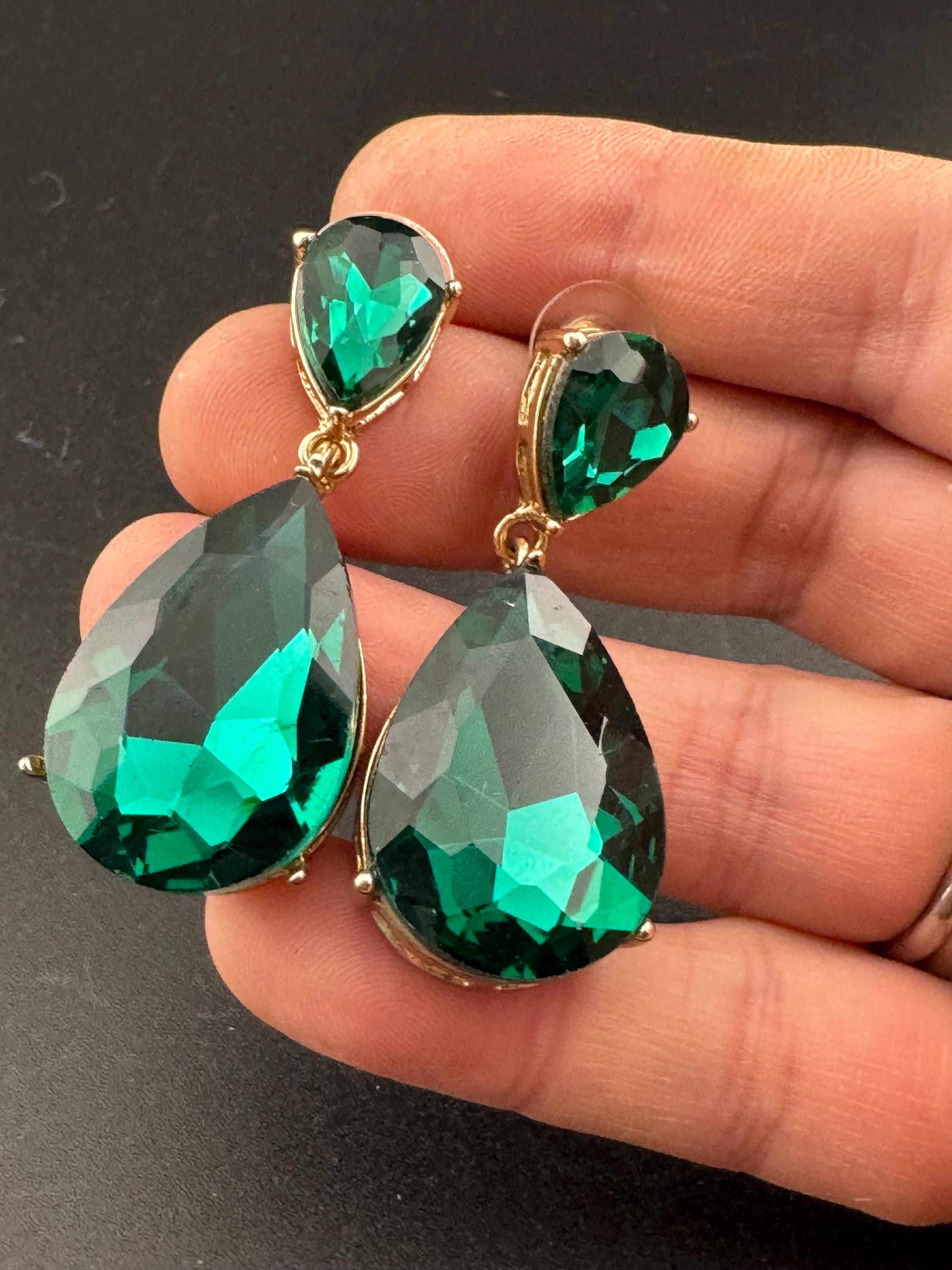 Oversized Emerald green glass Crystal diamanté teardrop dangly gold tone earrings for pierced ears