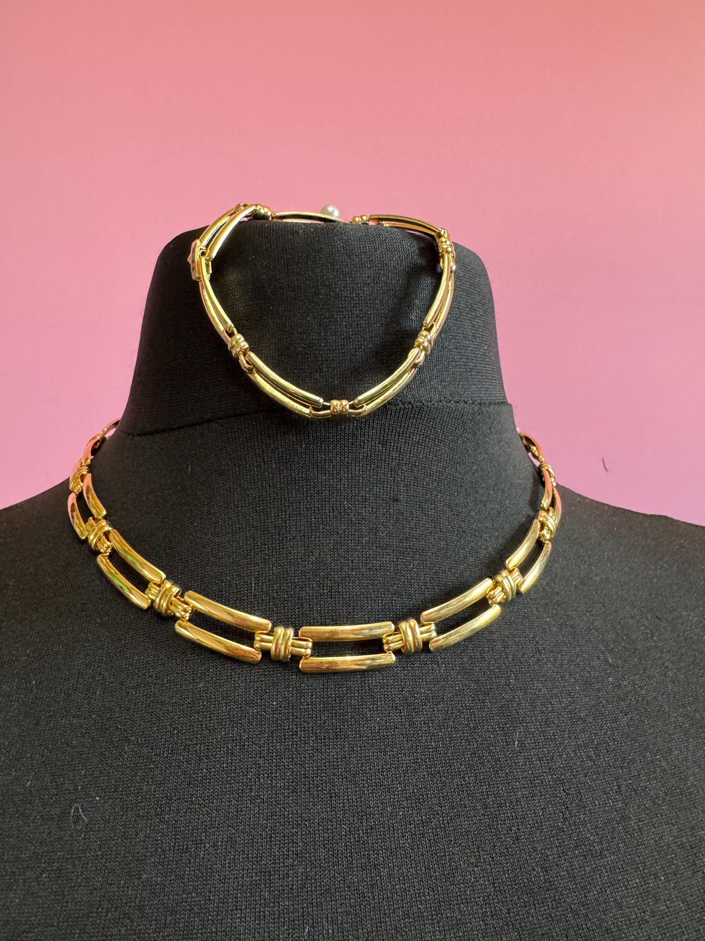 1990s vintage gold tone wide geometric chain link collar necklace and matching bracelet jewellery set