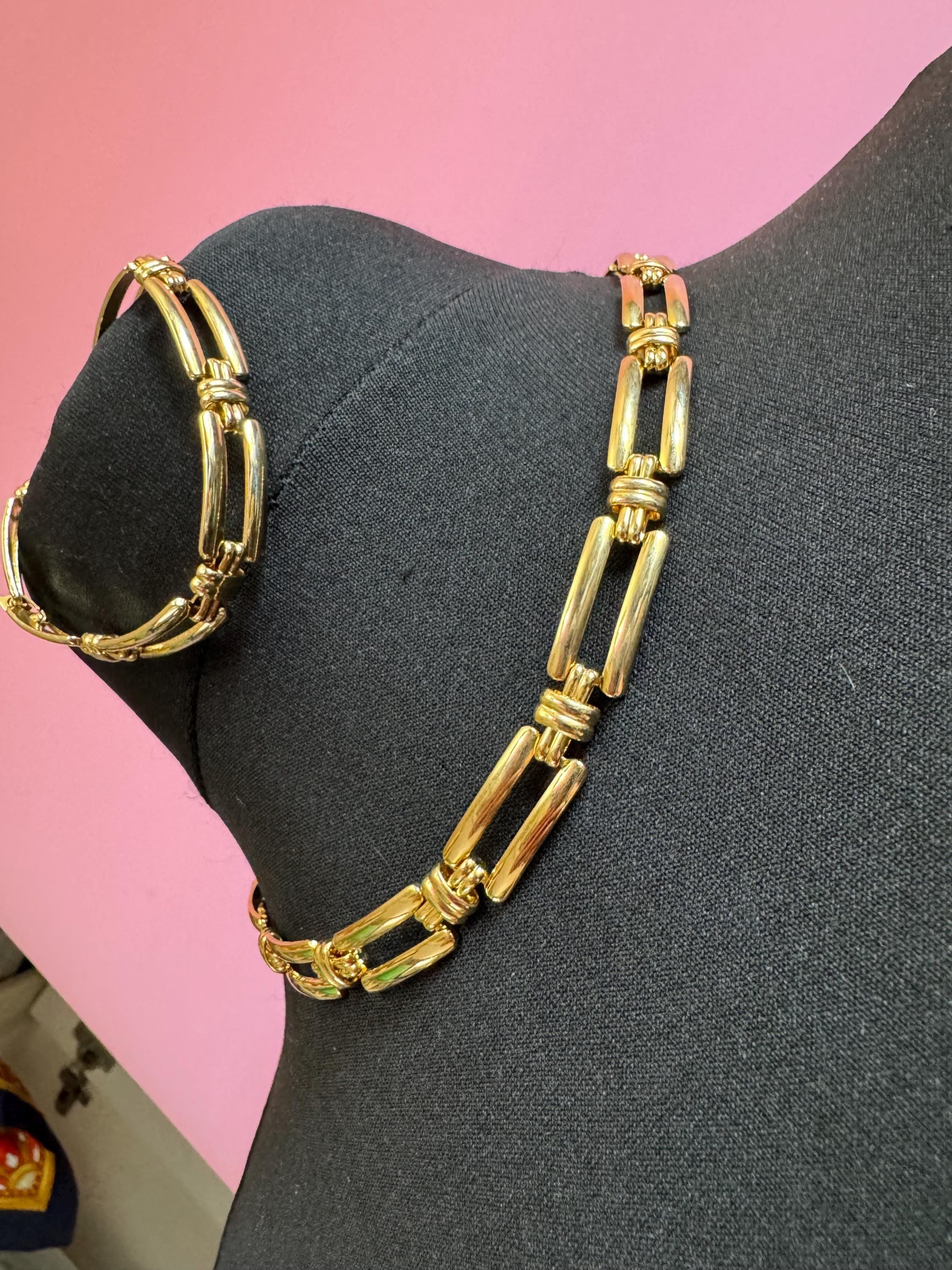 1990s vintage gold tone wide geometric chain link collar necklace and matching bracelet jewellery set
