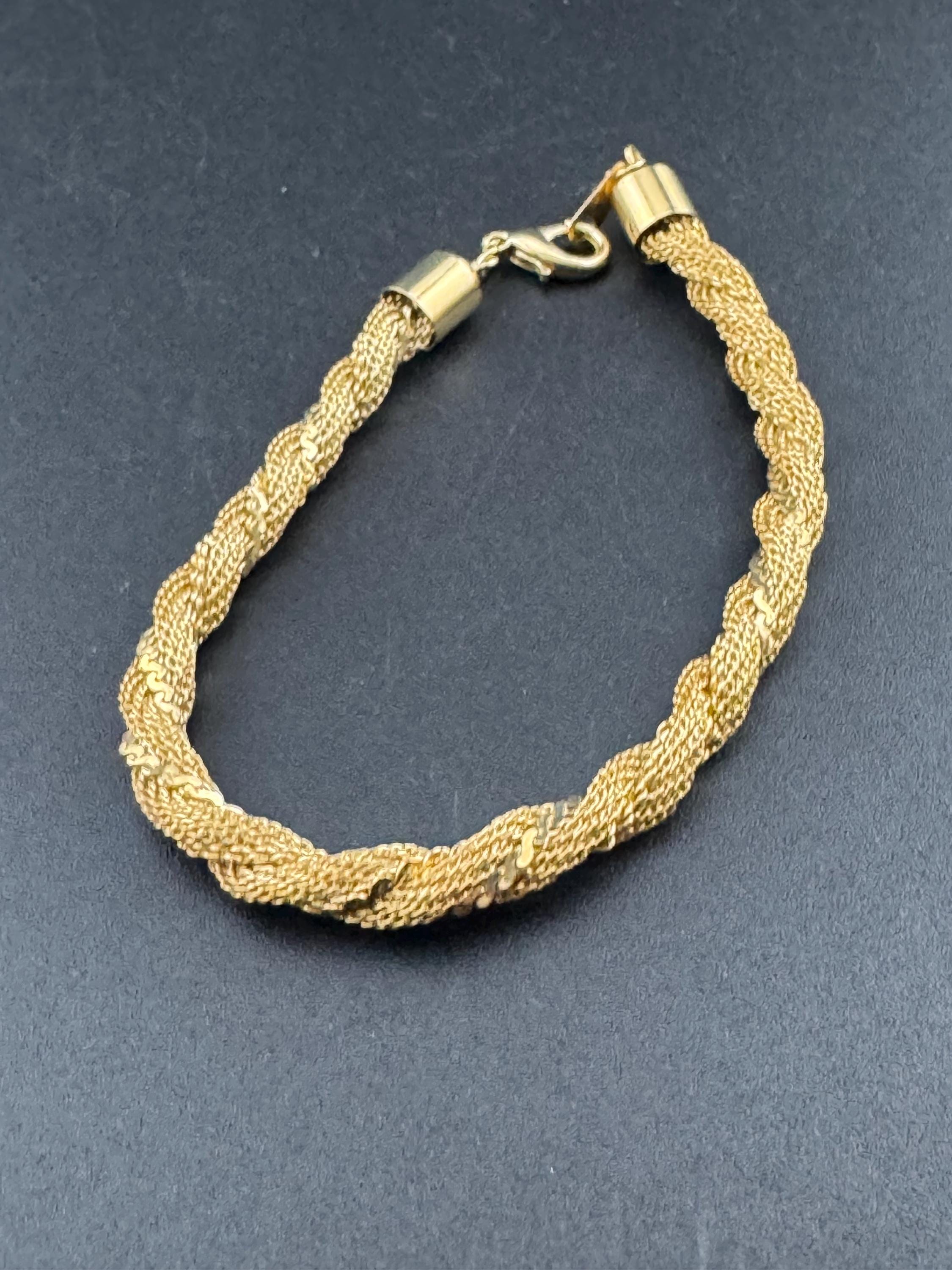 Retro simple plain gold tone metal rope twist chain bracelet 21cm with lobster clasp stamped 777