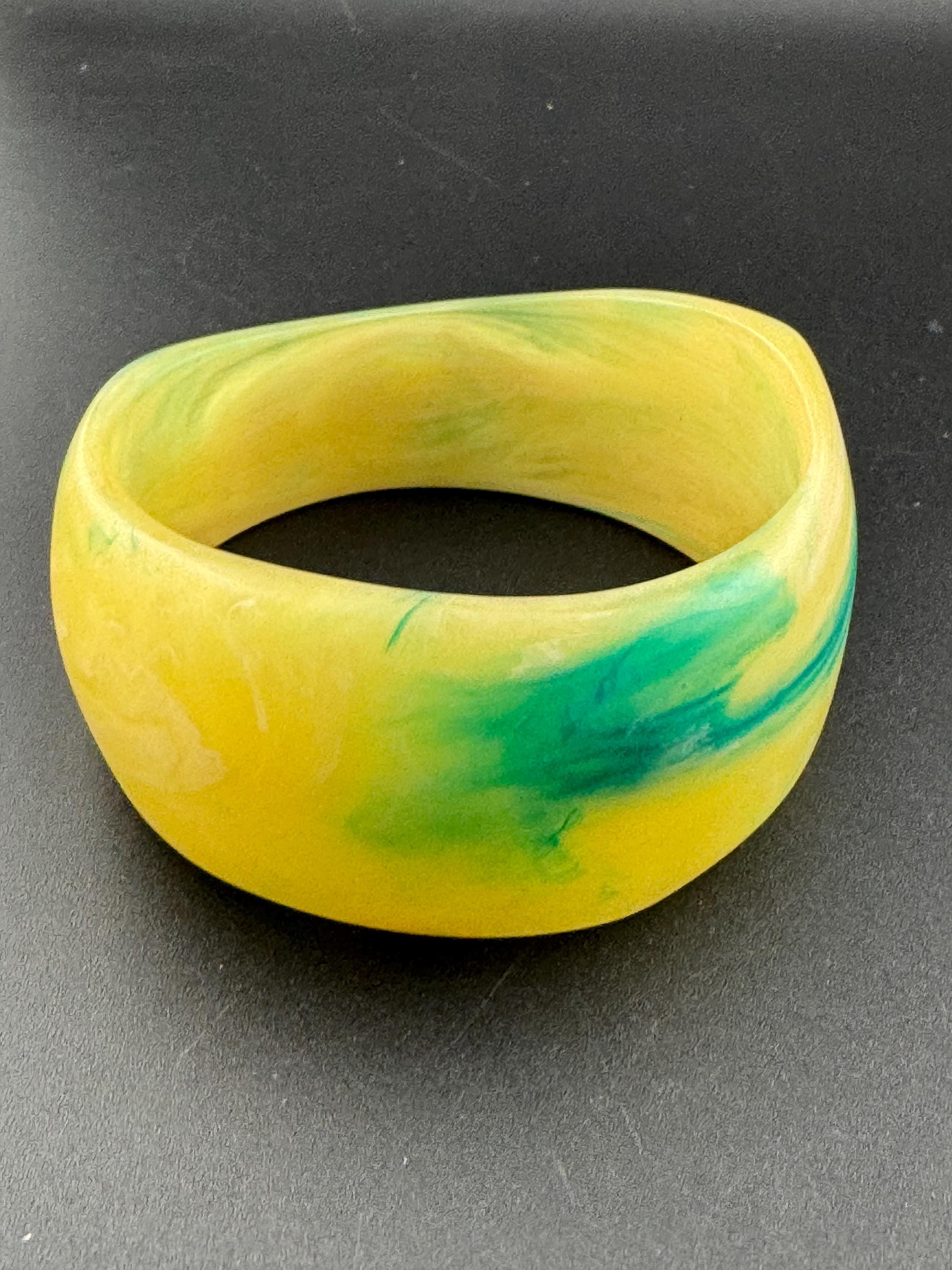 Vintage marbled light green plastic abstract wide cuff bangle bracelet
