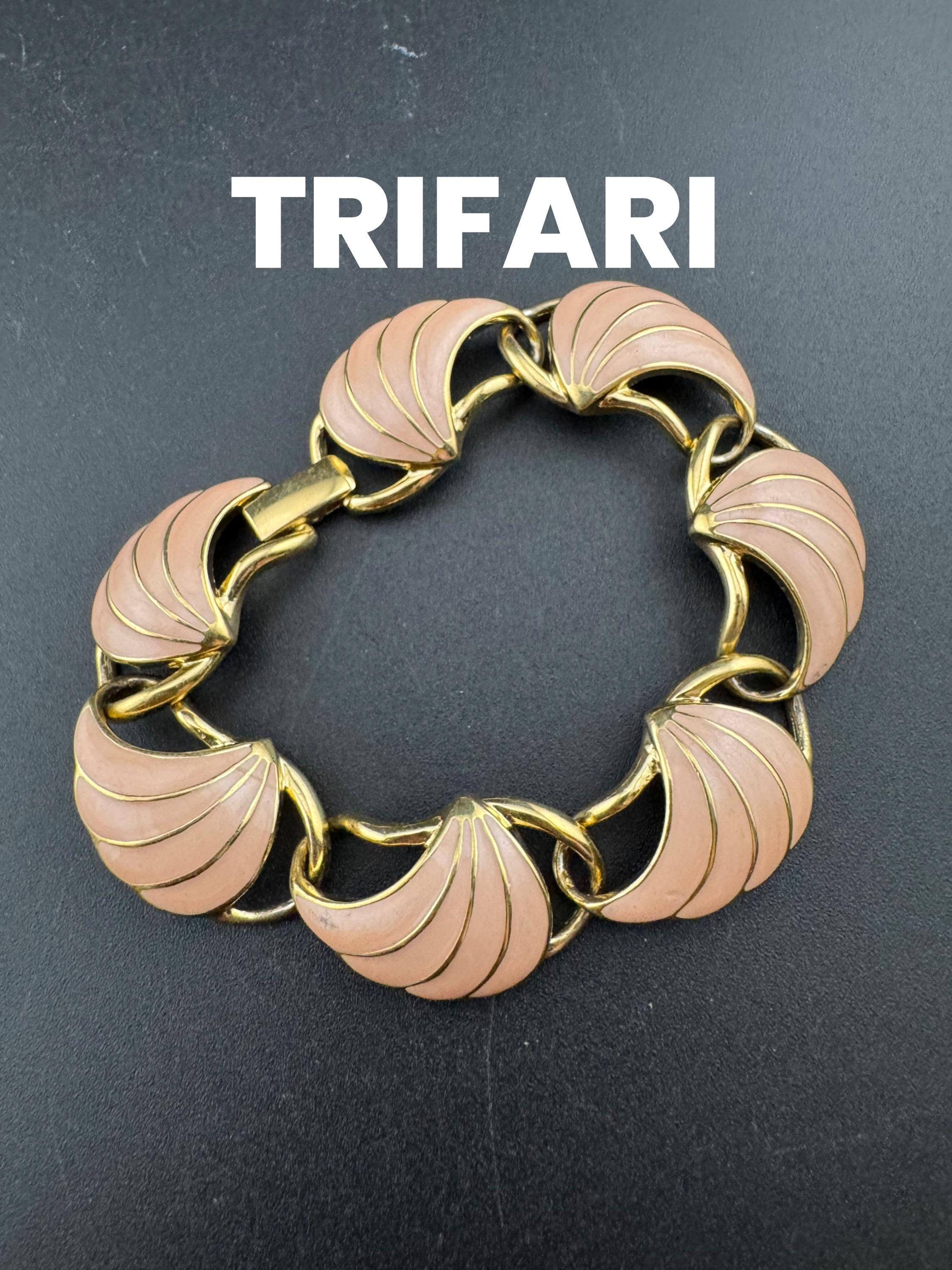 Signed trifari Vintage gold tone chain link soft baby pink enamel panel link bracelet