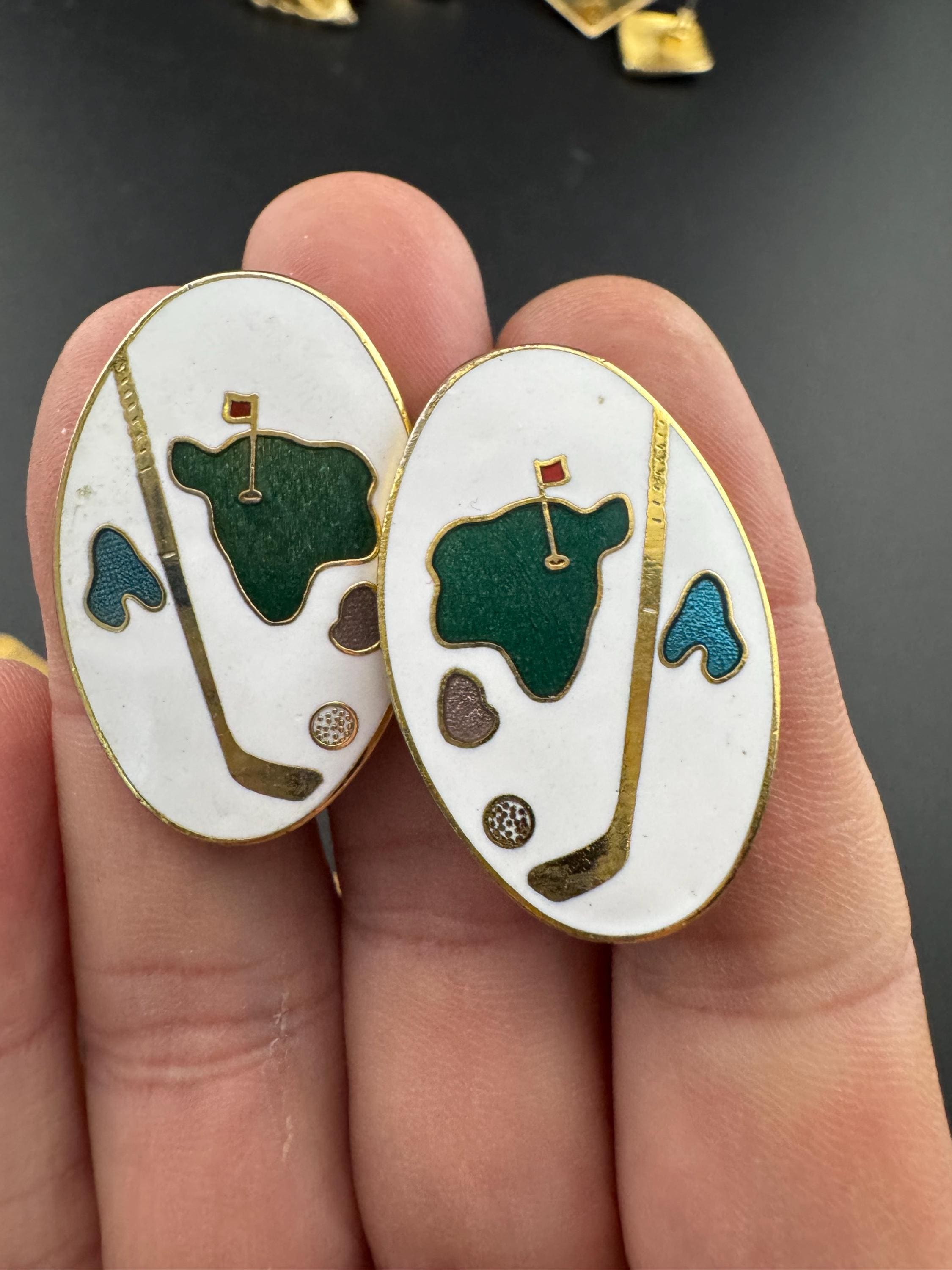 Novelty USA Vintage 1980s 3.5cm  White enamel pair of golf earrings, gift lady golfer, pierced