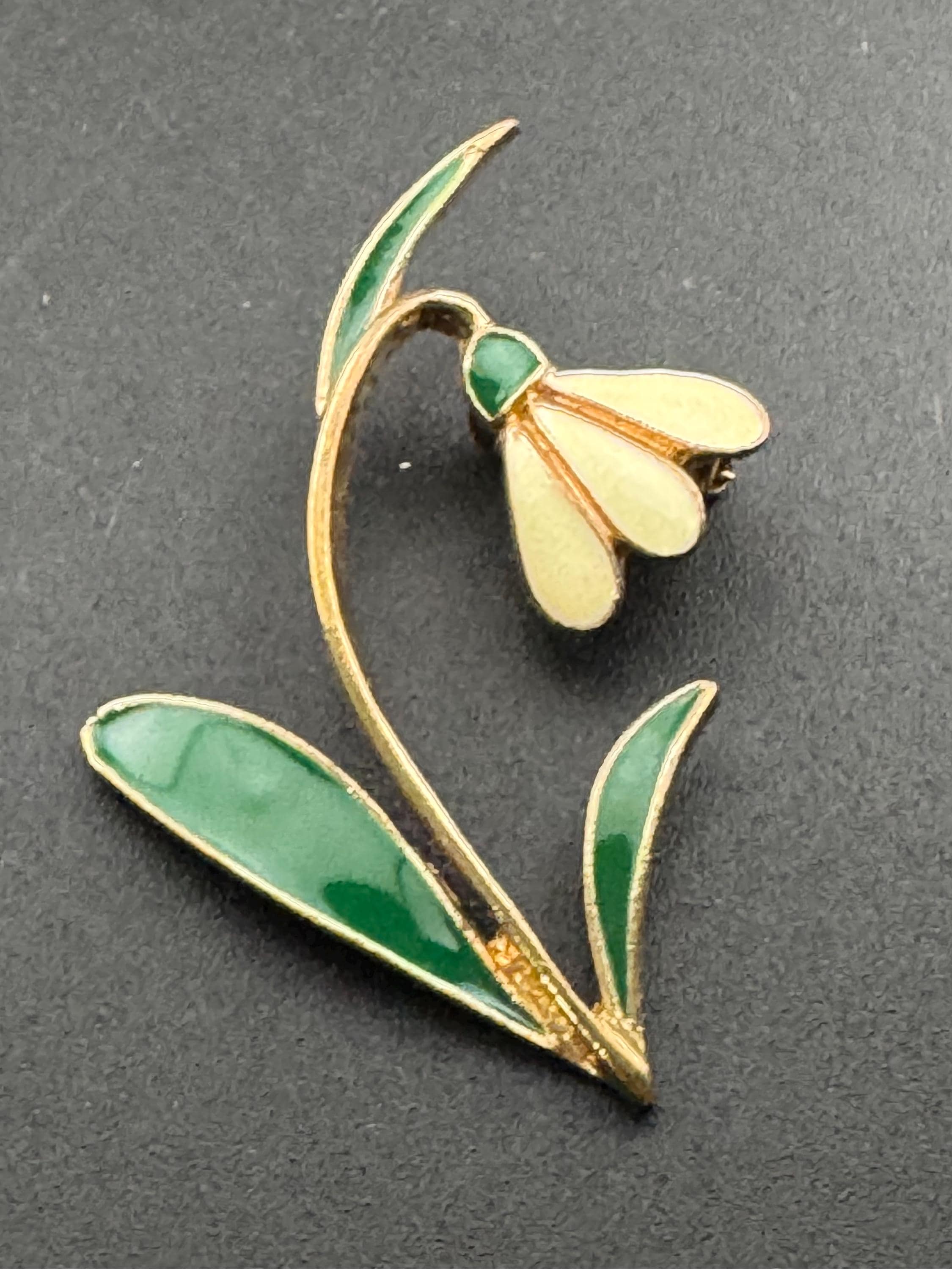 Vintage pretty floral snowdrop brooch, green and white enamel gold tone flower pin