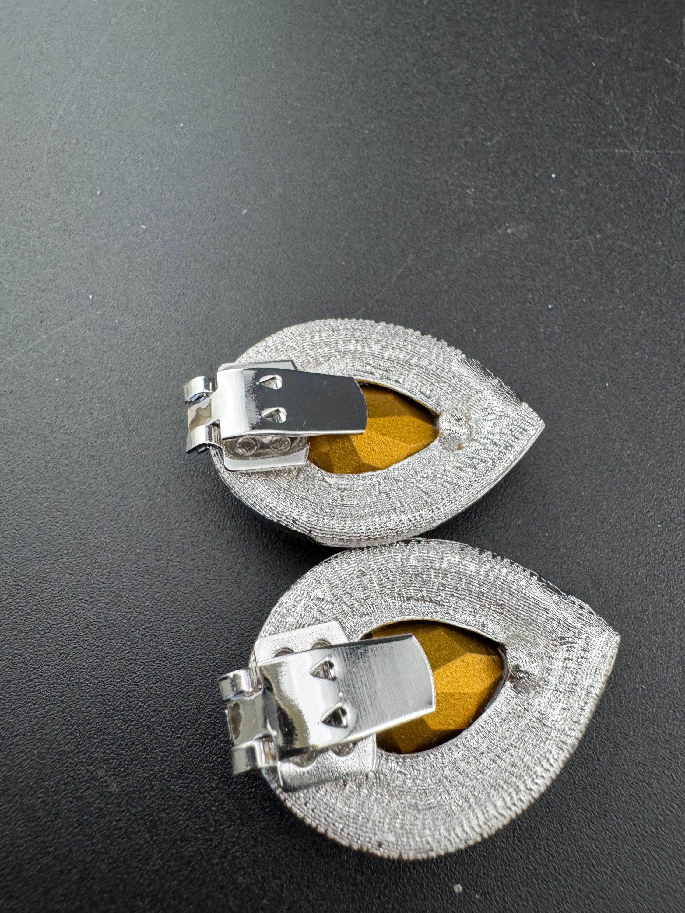 French Bluette Pair of vintage teardrop shoe Clips made with vintage Emerald Green Swarovski Crystal, Art Deco Style