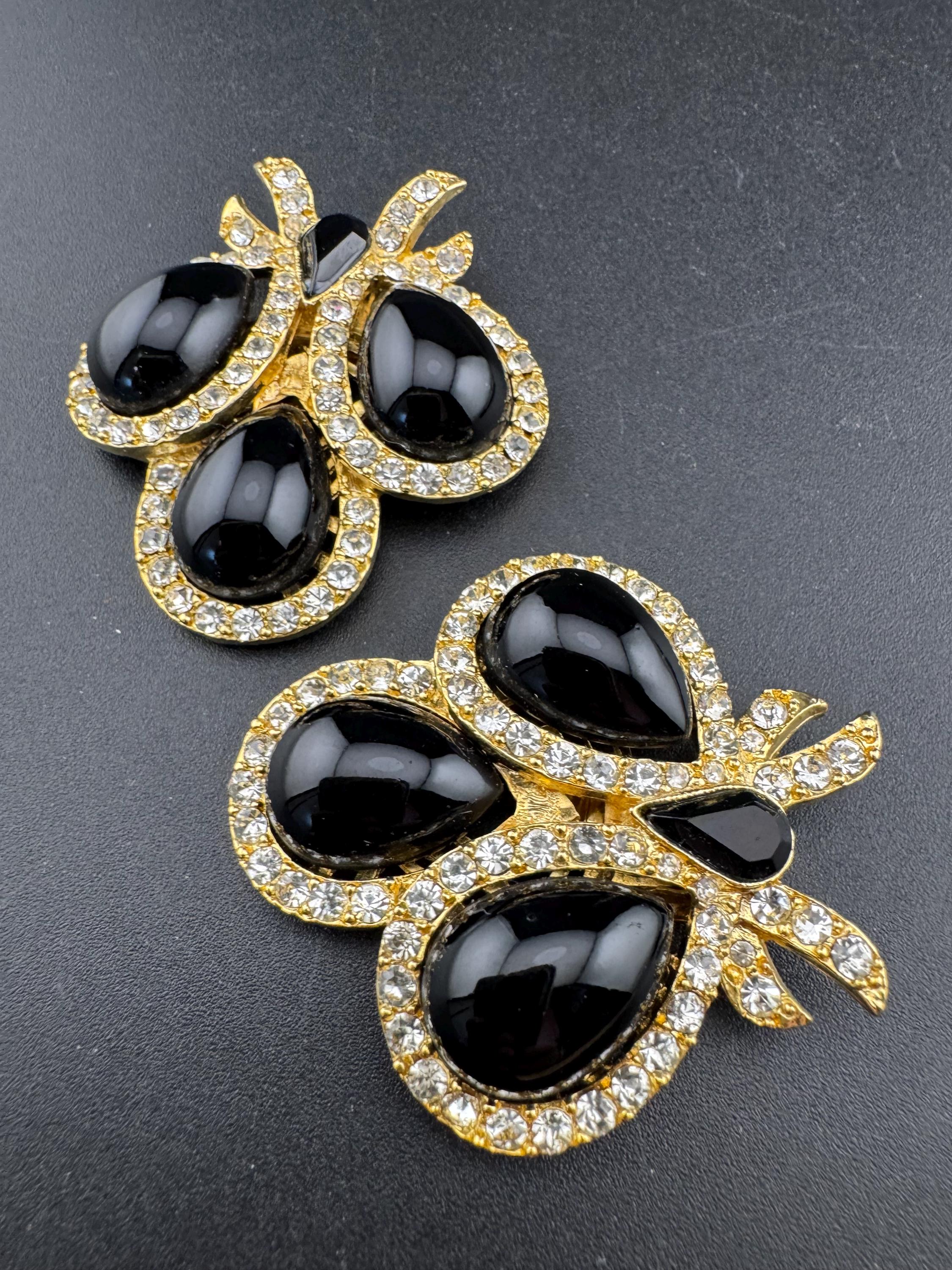 French Bluette Pair of vintage bee shoe Clips made with vintage clear Swarovski Crystal and black  Austrian cabochons, Art Deco Style