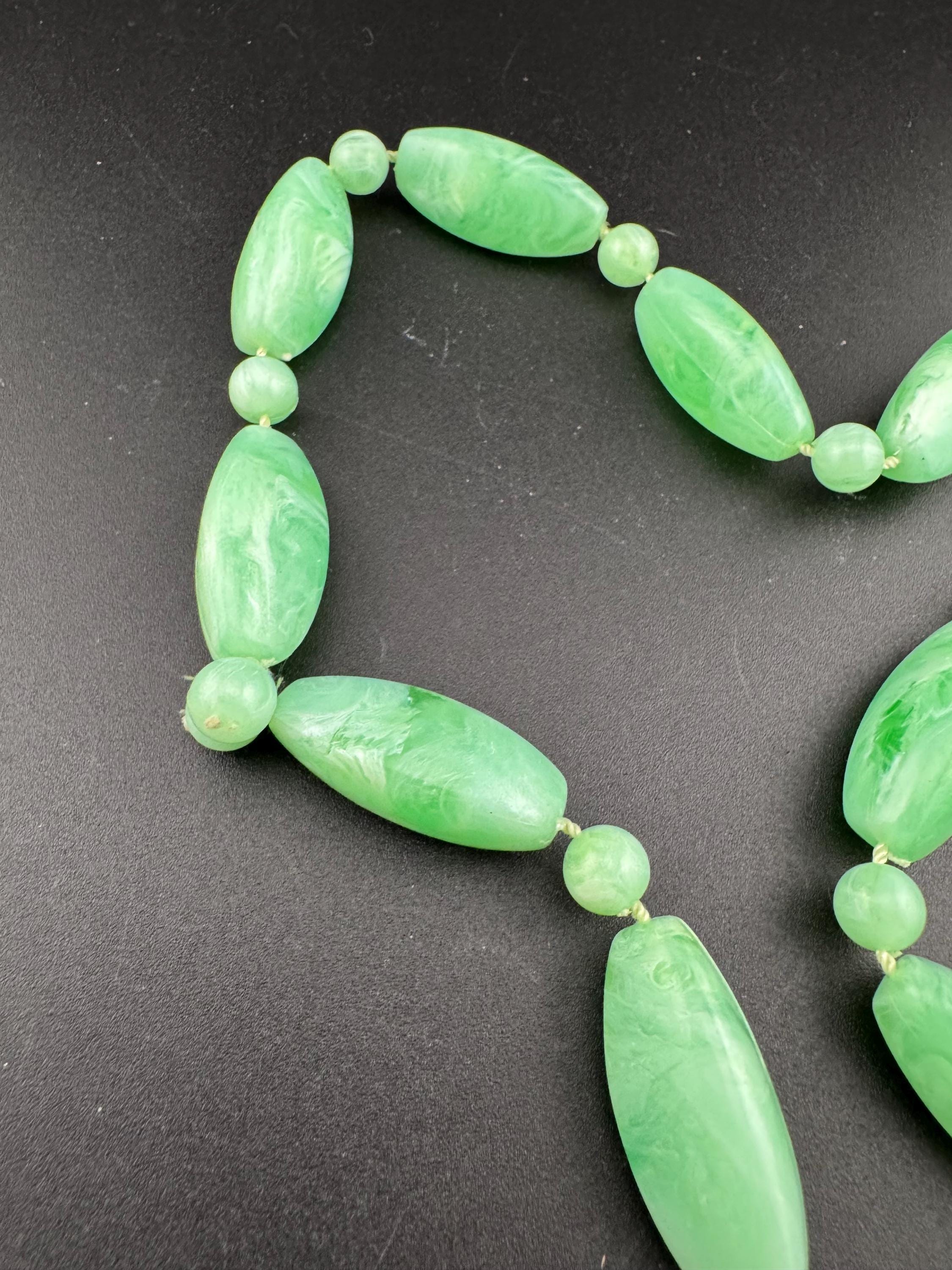 Vintage retro fixed length light green marble beaded necklace 70s 60s