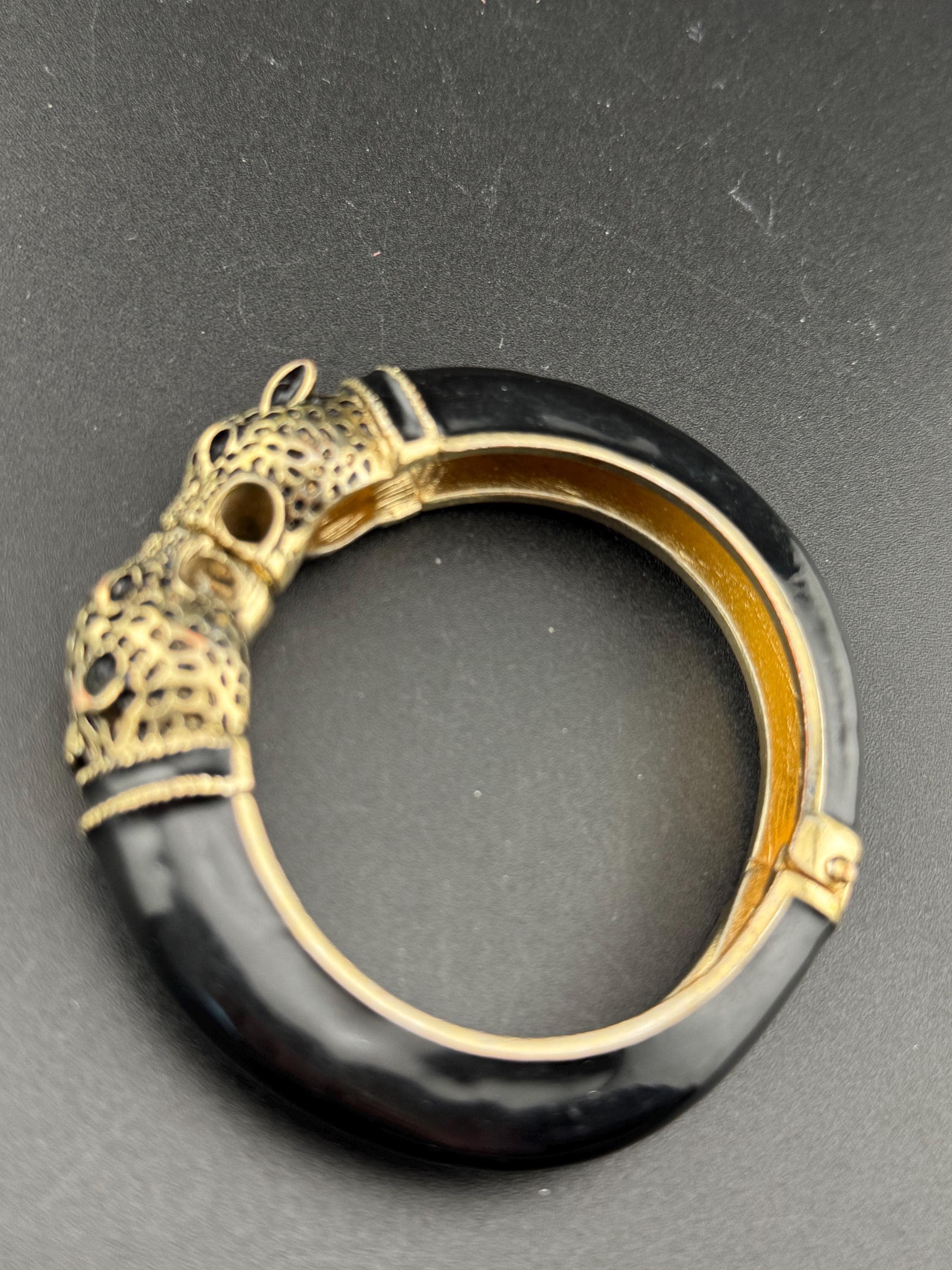 Vintage black enamel BIG CAT detailed gold tone clamper bangle bracelet tiger panther