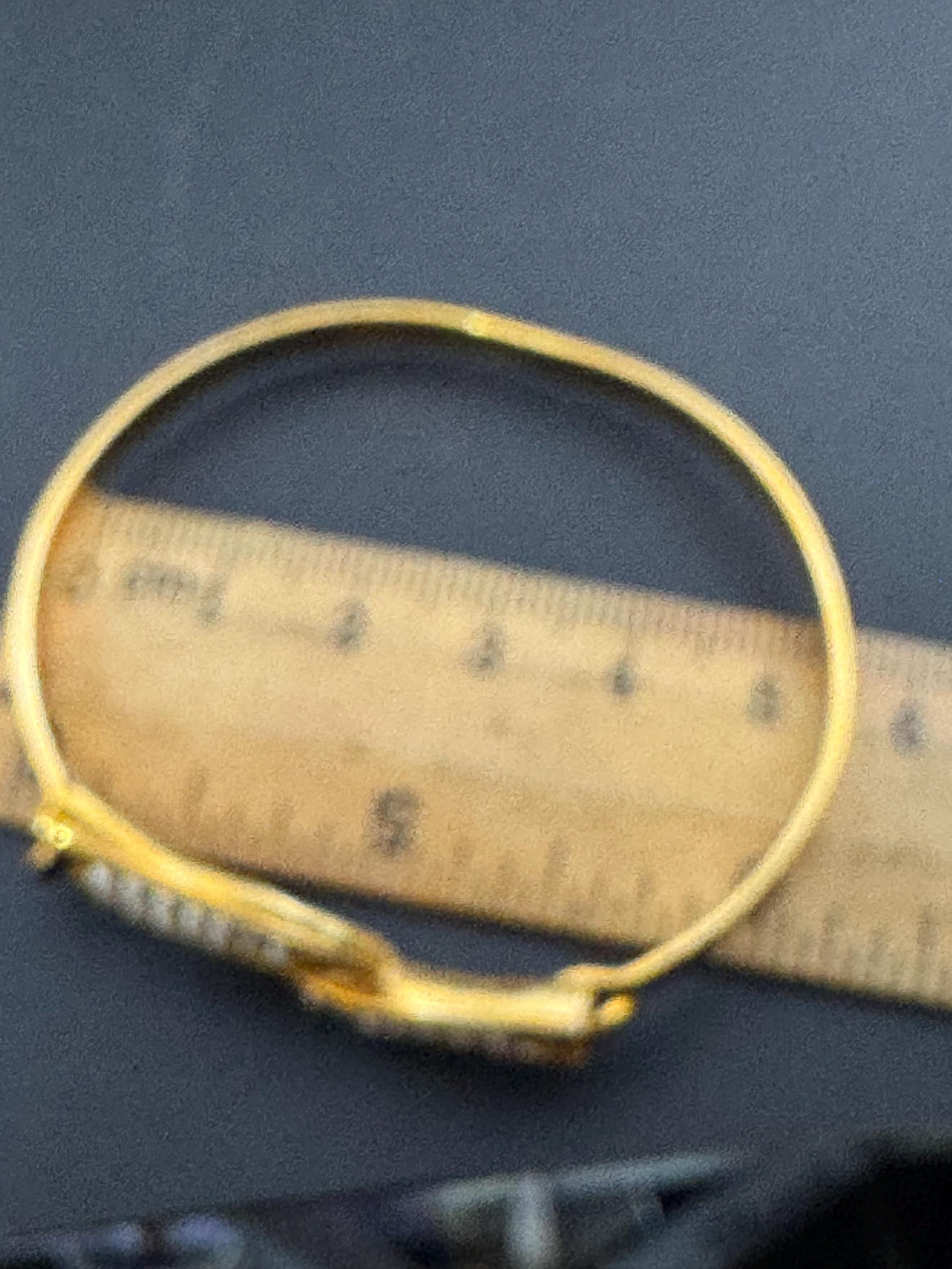 Vintage D’orlan Canada designer large 22ct triple gold plated and faux seed pearl bangle bracelet with hook clasp