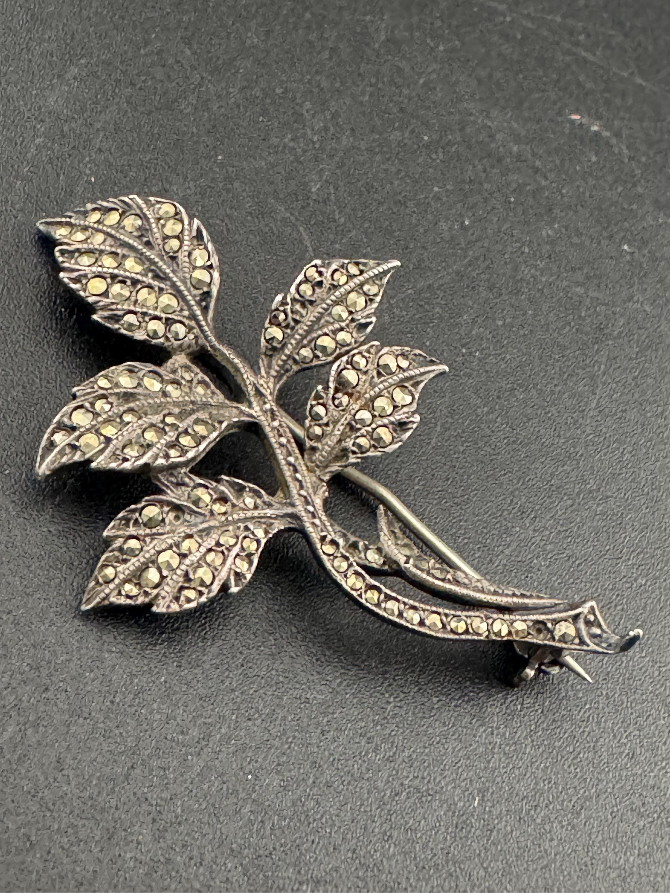 Vintage Sterling 925 Silver Marcasite floral foliat leaf Brooch 5cm 6 grams