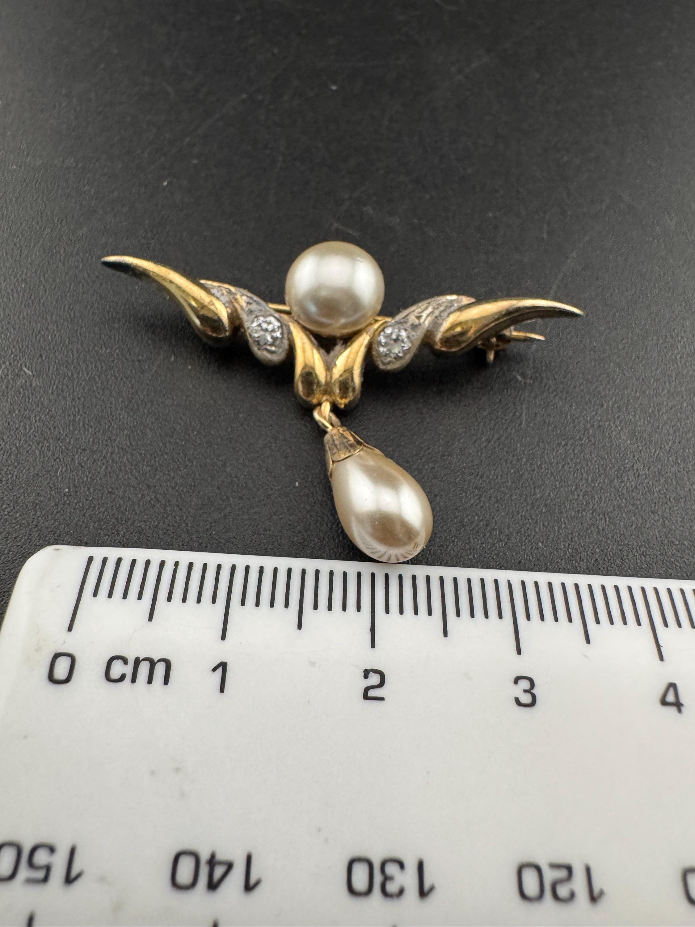 Vintage sweet silver gilt 925 gold plated rhinestone set faux pearl dropper brooch pin, sterling